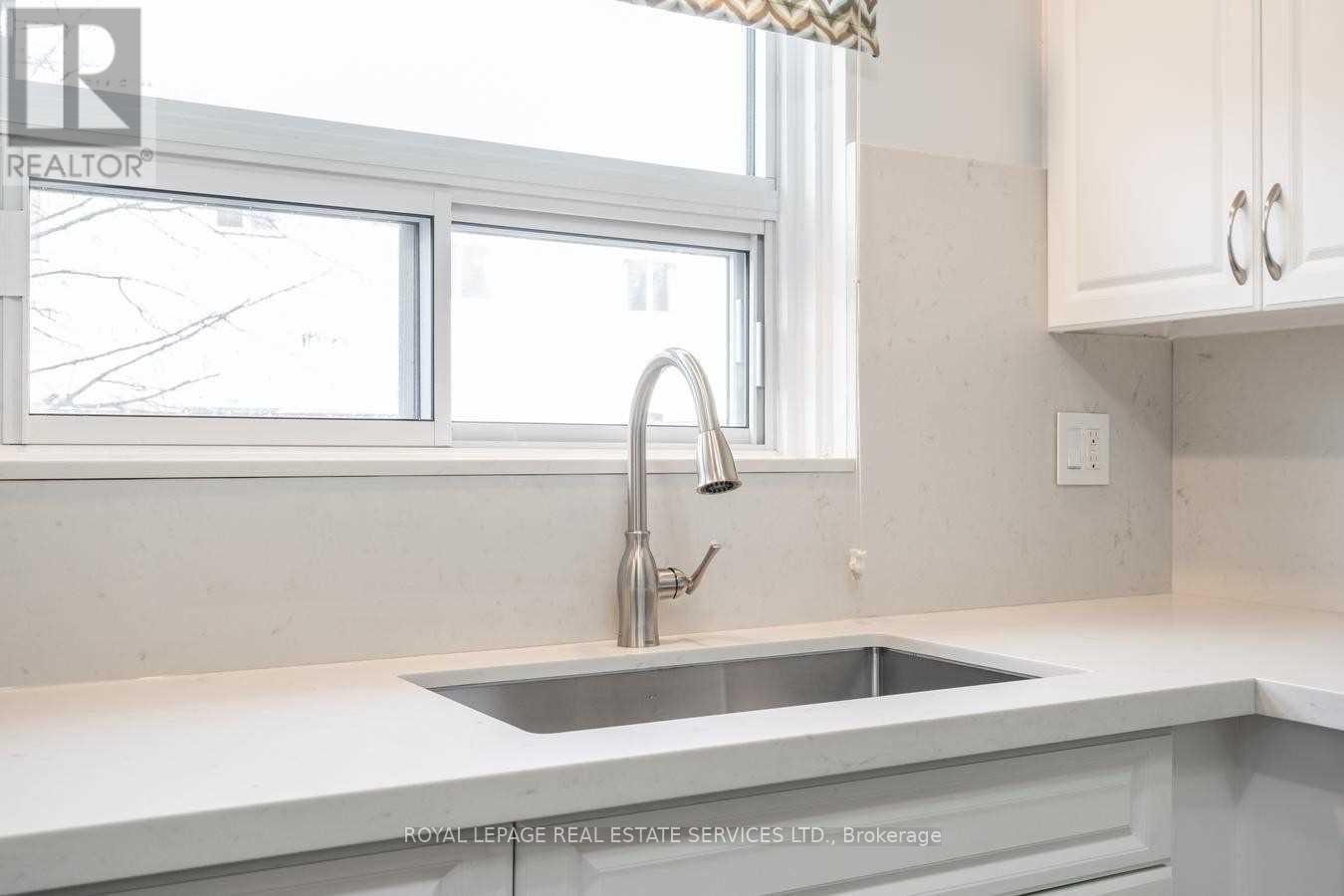 106 - 1050 Shawnmarr Road, Mississauga, Ontario  L5B 3V1 - Photo 12 - W12365133