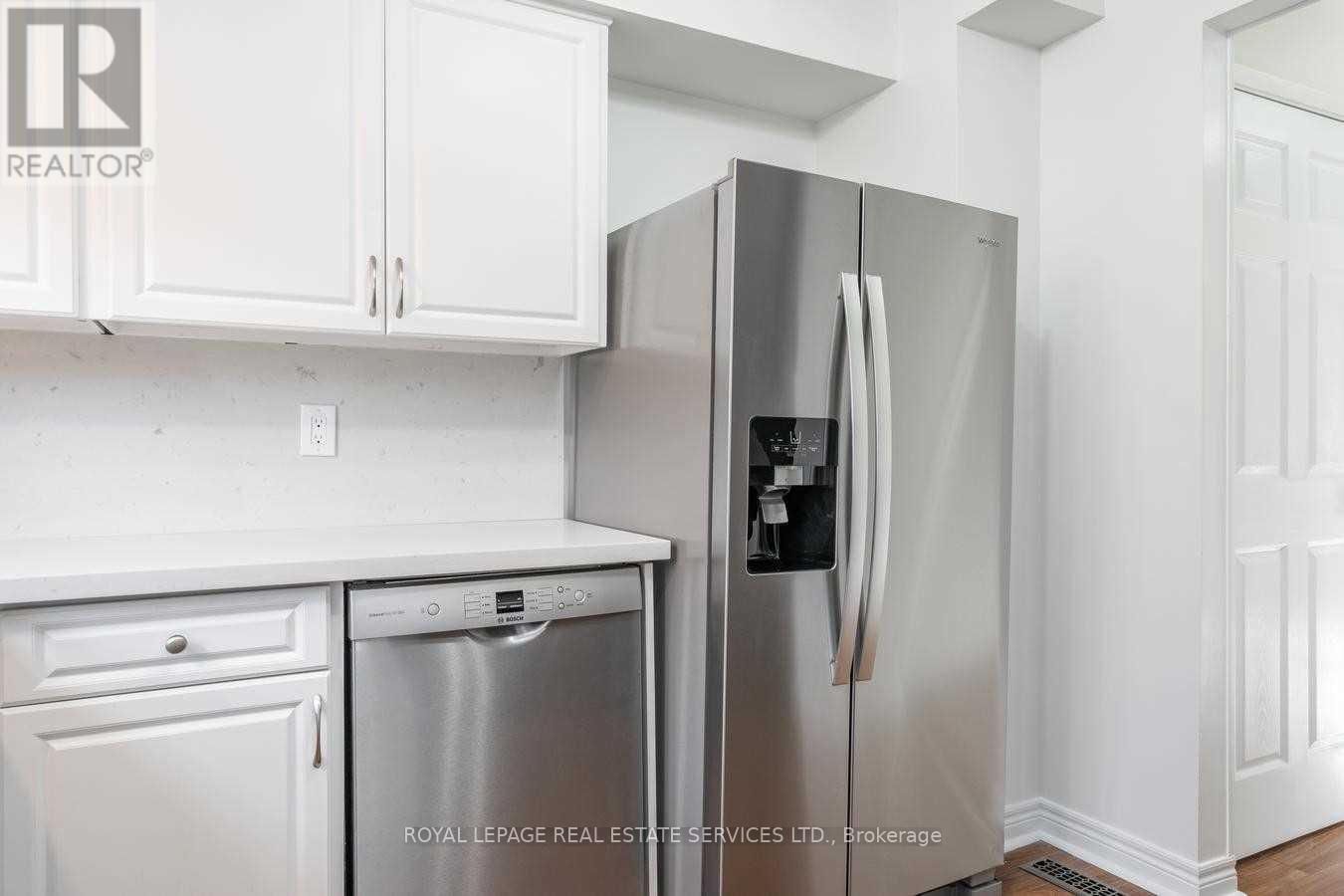 106 - 1050 Shawnmarr Road, Mississauga, Ontario  L5B 3V1 - Photo 13 - W12365133