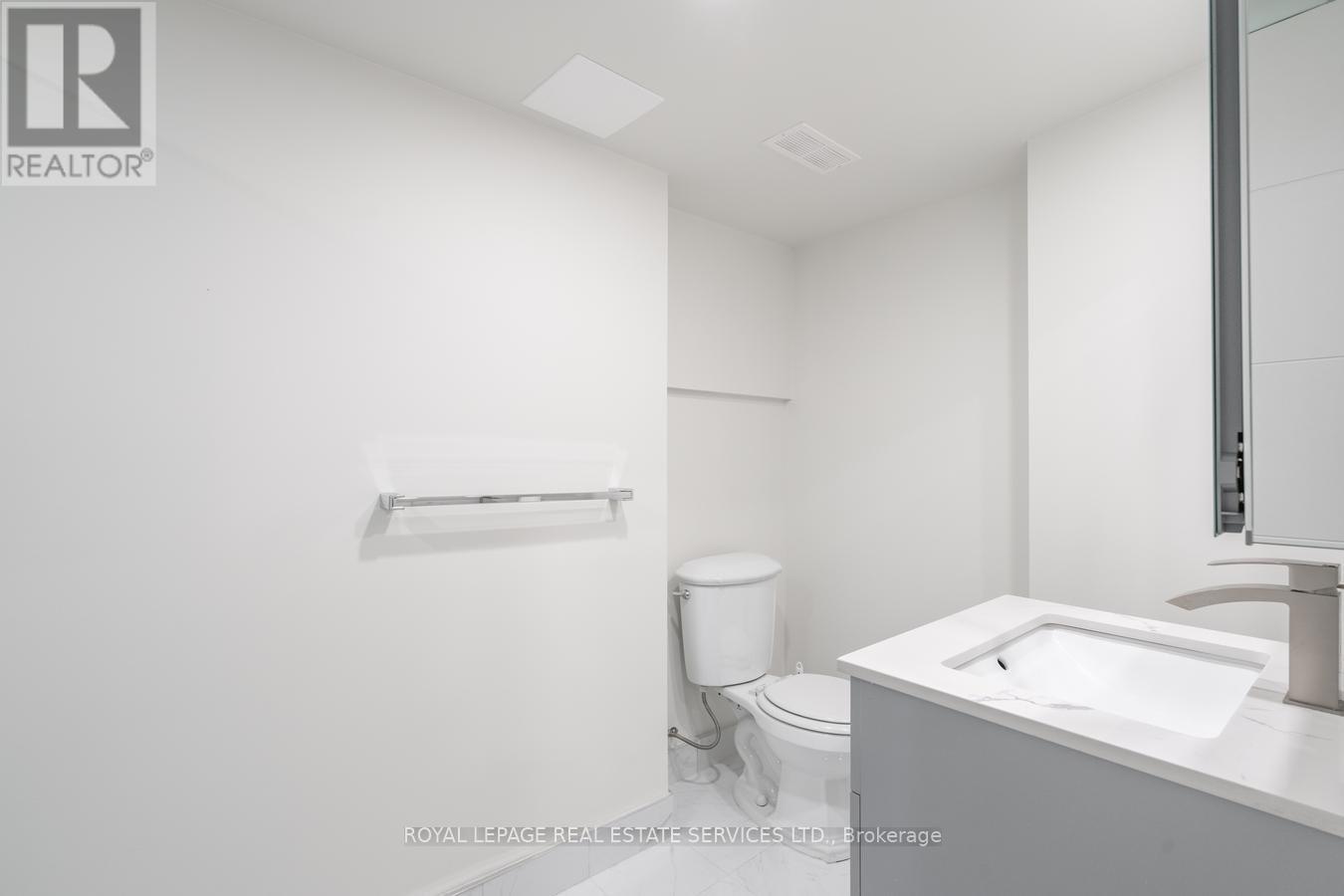 106 - 1050 Shawnmarr Road, Mississauga, Ontario  L5B 3V1 - Photo 27 - W12365133