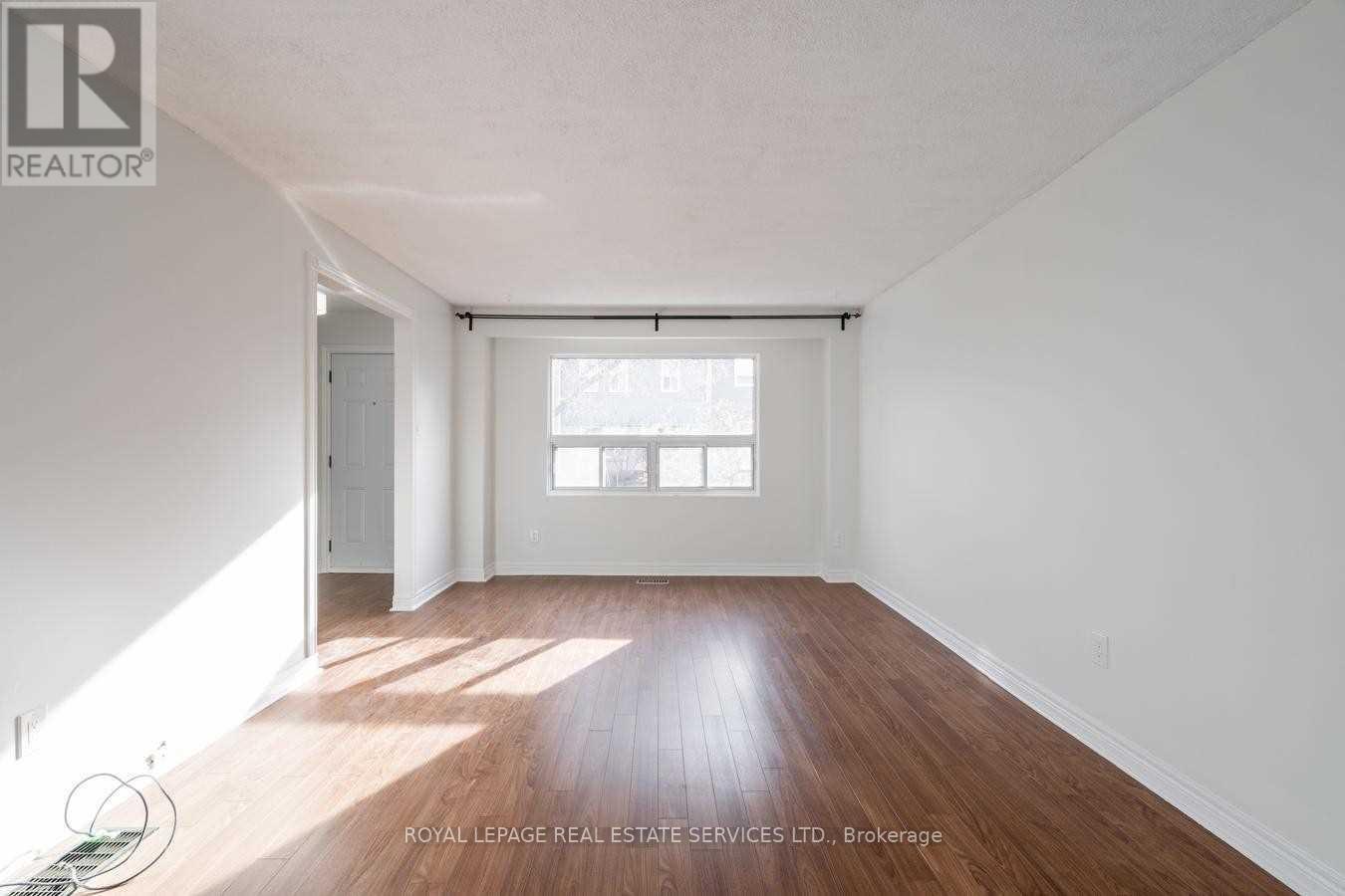 106 - 1050 Shawnmarr Road, Mississauga, Ontario  L5B 3V1 - Photo 4 - W12365133