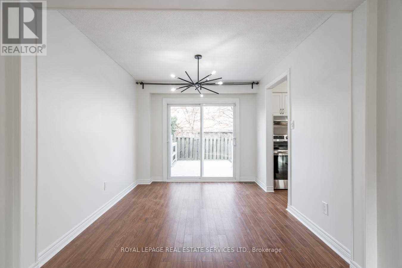 106 - 1050 Shawnmarr Road, Mississauga, Ontario  L5B 3V1 - Photo 6 - W12365133