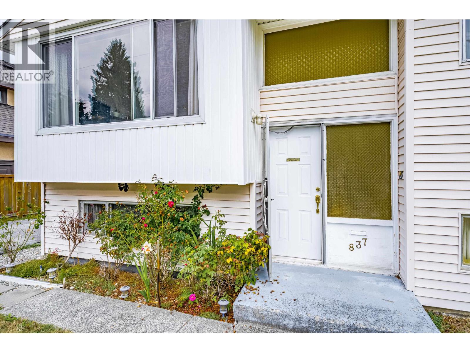 837 Regan Avenue, Coquitlam, British Columbia  V3J 3B1 - Photo 5 - R3040596