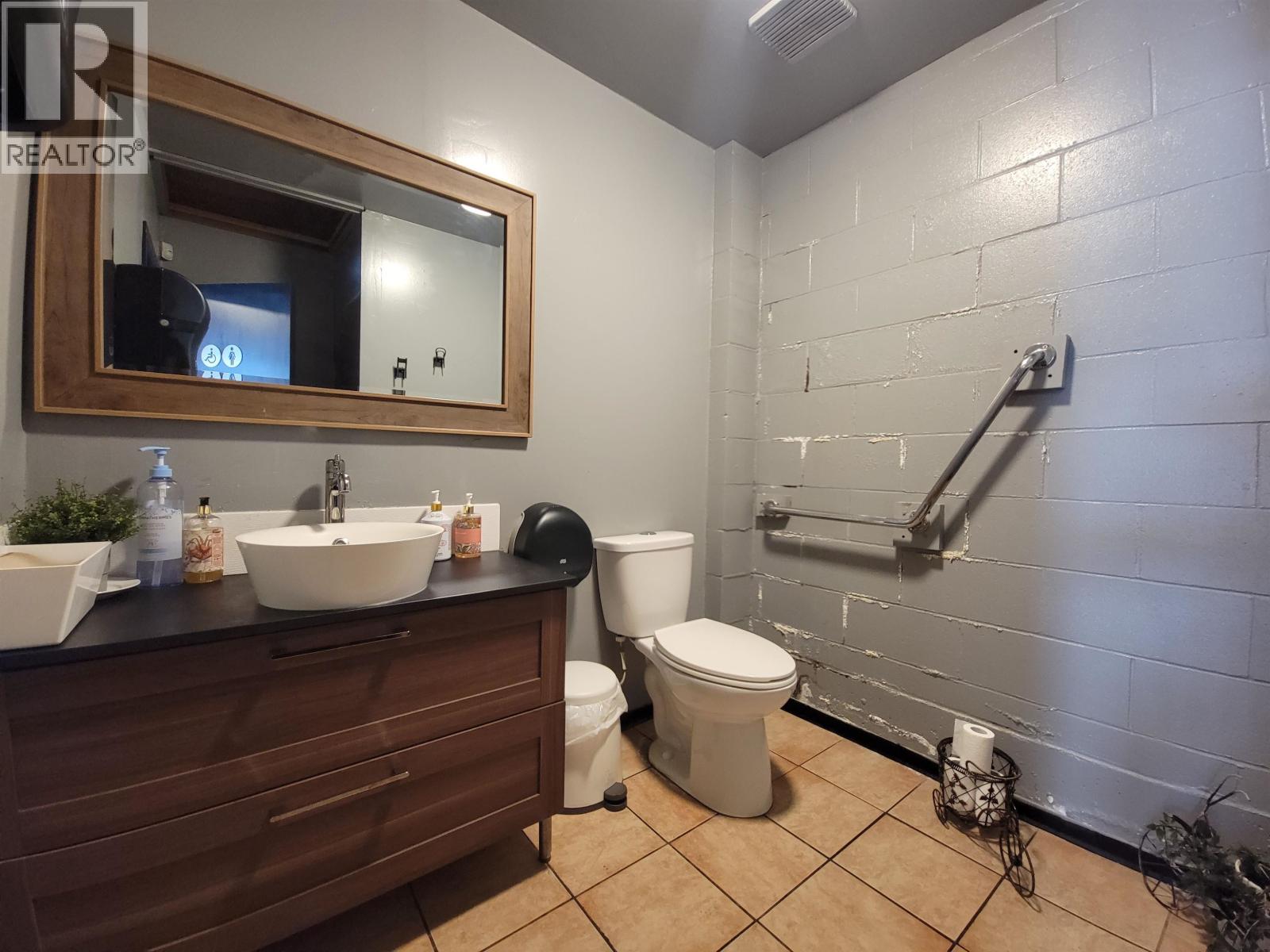 0000 Confidential Street, Burnaby, British Columbia  V3N 1B1 - Photo 16 - C8071724
