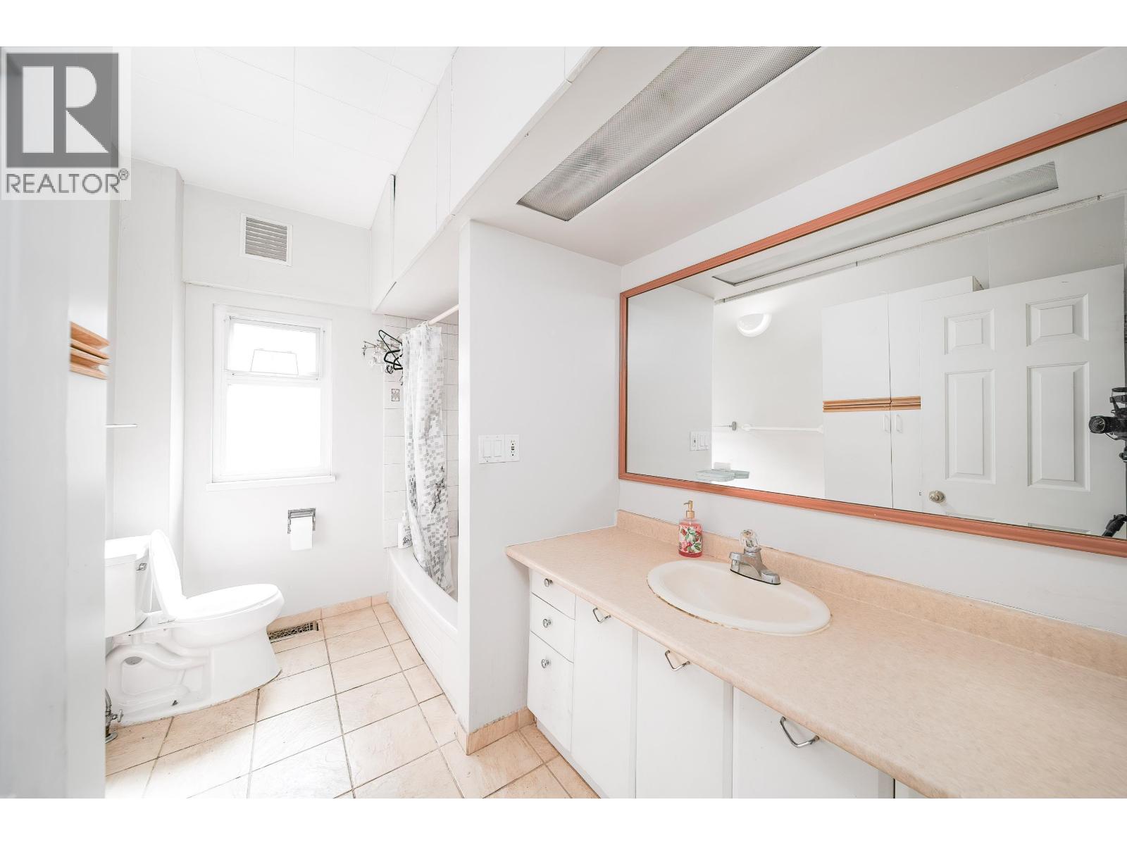 1623 W 66th Avenue, Vancouver, British Columbia  V6P 2S1 - Photo 9 - R3040613