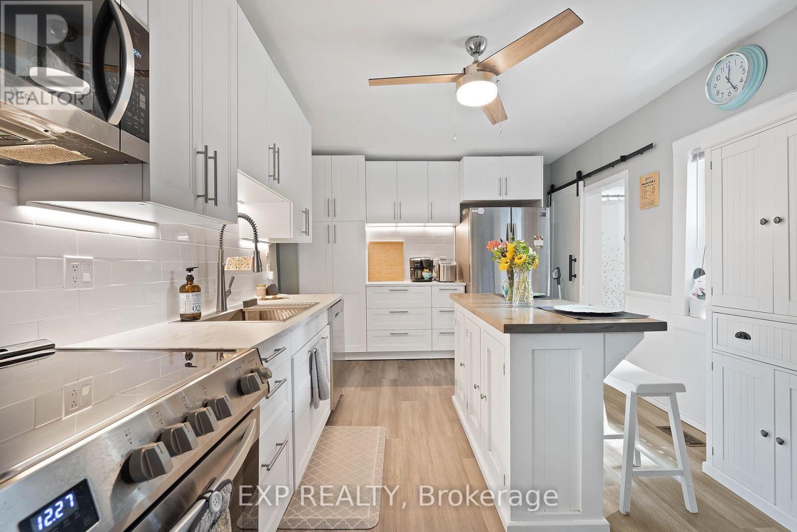 166 Mehring Avenue, West Elgin, Ontario  N0L 2P0 - Photo 1 - X12365286