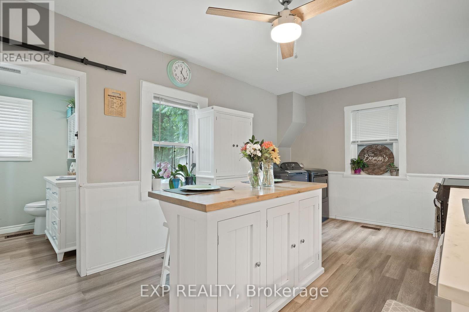 166 Mehring Avenue, West Elgin, Ontario  N0L 2P0 - Photo 10 - X12365286