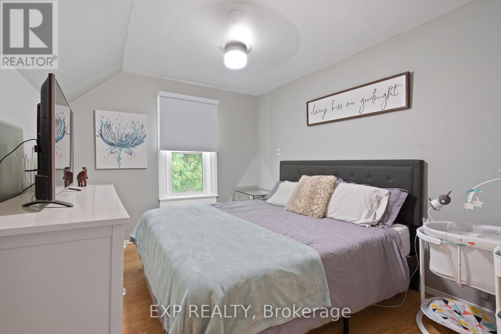 166 Mehring Avenue, West Elgin, Ontario  N0L 2P0 - Photo 16 - X12365286