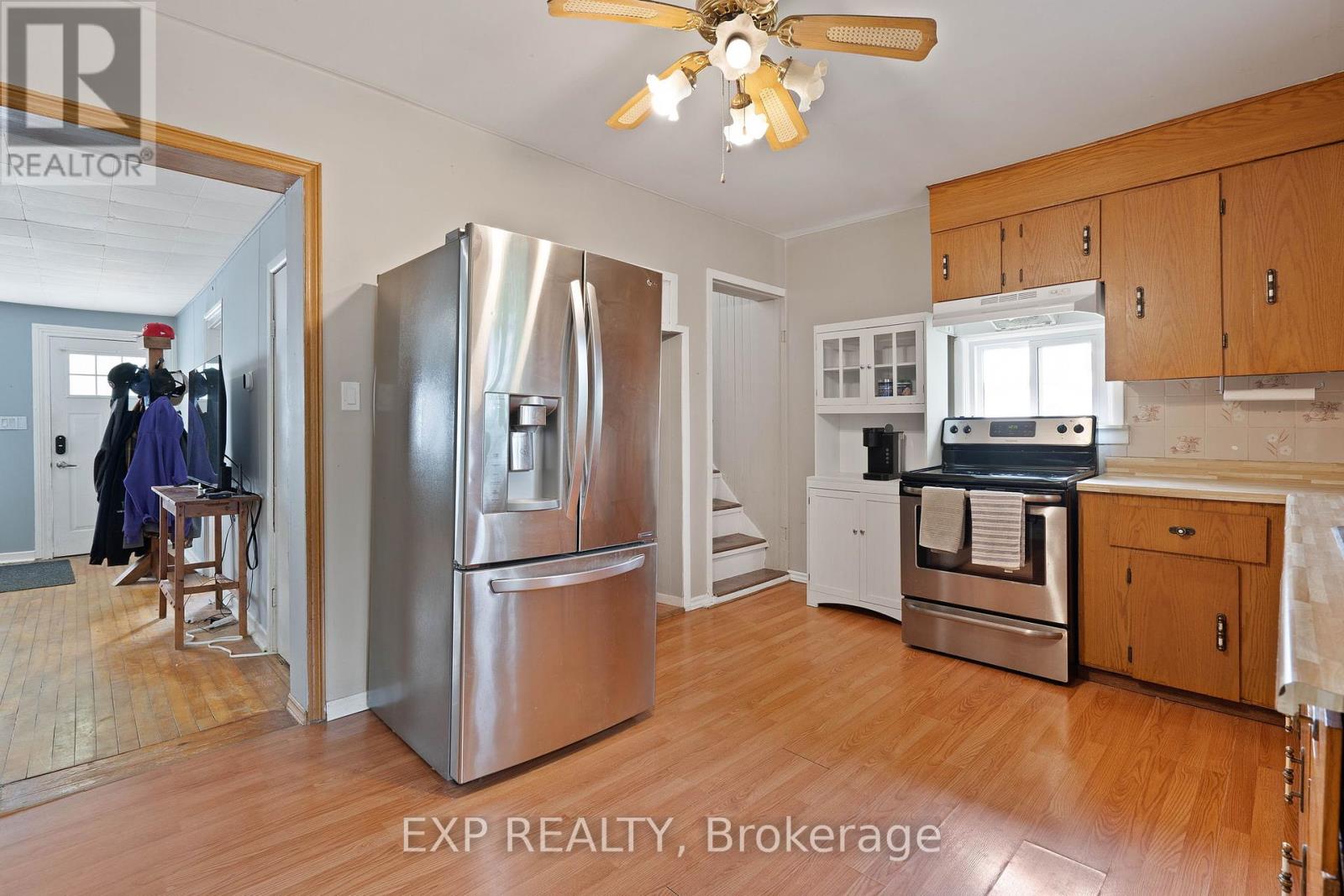 166 Mehring Avenue, West Elgin, Ontario  N0L 2P0 - Photo 29 - X12365286