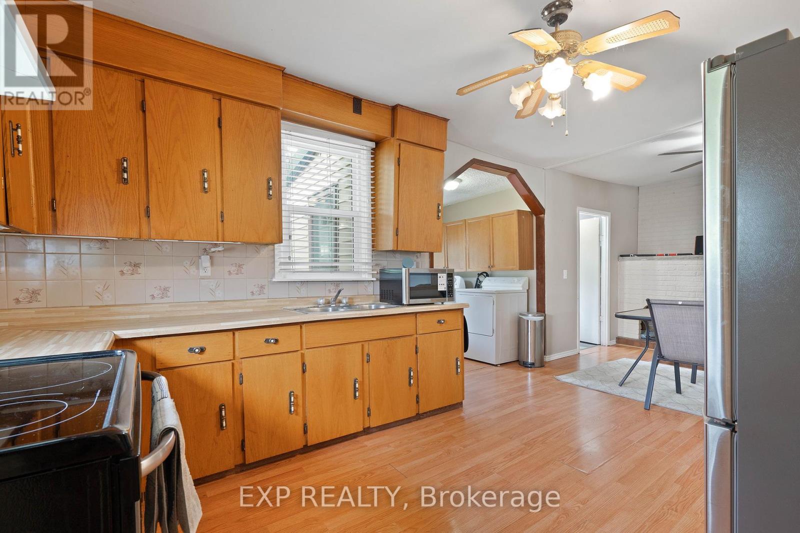166 Mehring Avenue, West Elgin, Ontario  N0L 2P0 - Photo 30 - X12365286