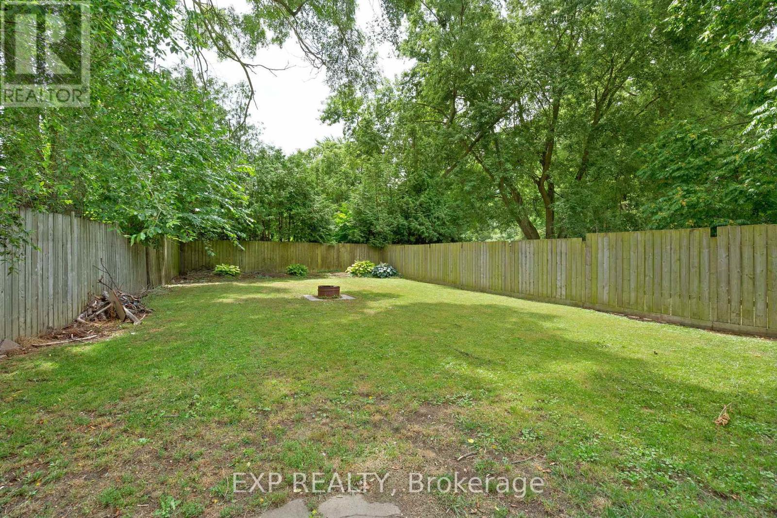 166 Mehring Avenue, West Elgin, Ontario  N0L 2P0 - Photo 39 - X12365286