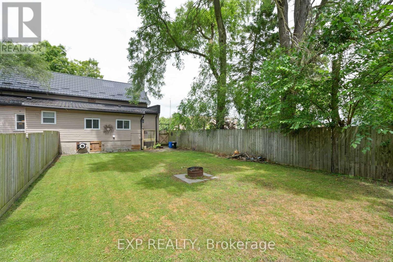 166 Mehring Avenue, West Elgin, Ontario  N0L 2P0 - Photo 41 - X12365286