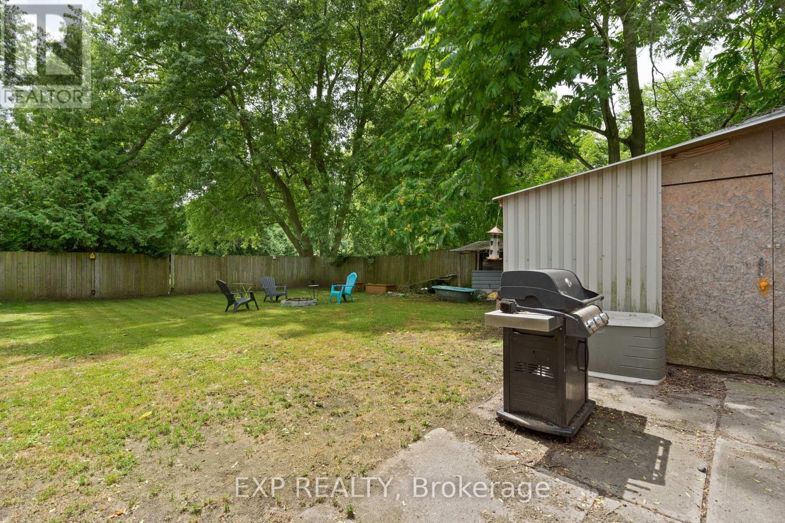 166 Mehring Avenue, West Elgin, Ontario  N0L 2P0 - Photo 42 - X12365286