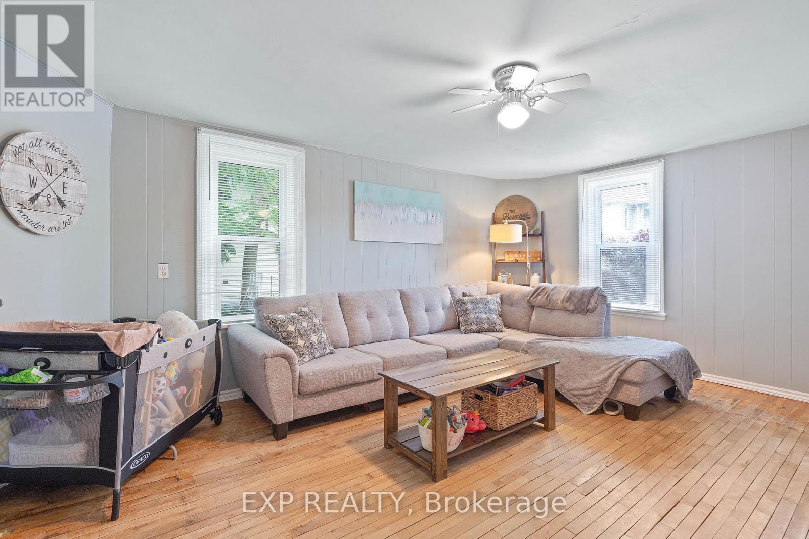 166 Mehring Avenue, West Elgin, Ontario  N0L 2P0 - Photo 8 - X12365286
