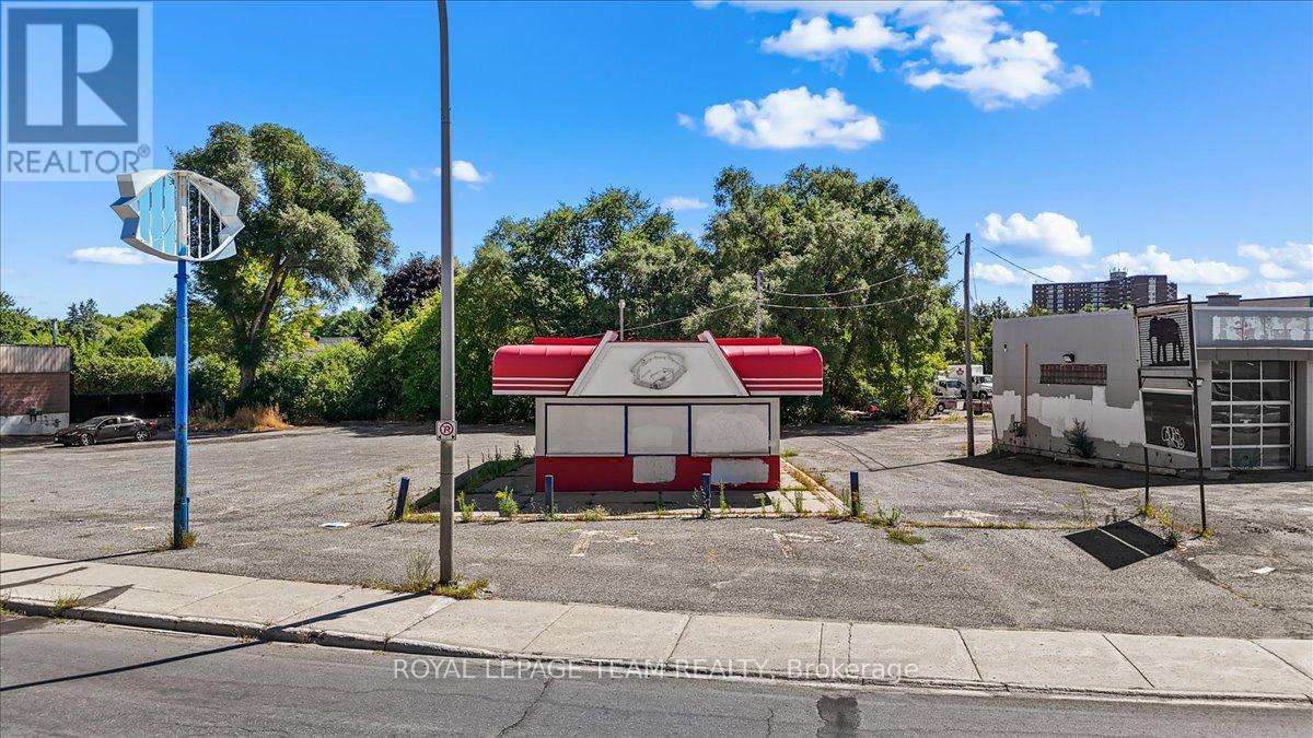 1503 Merivale Road, Ottawa, Ontario  K2E 5P3 - Photo 10 - X12365257