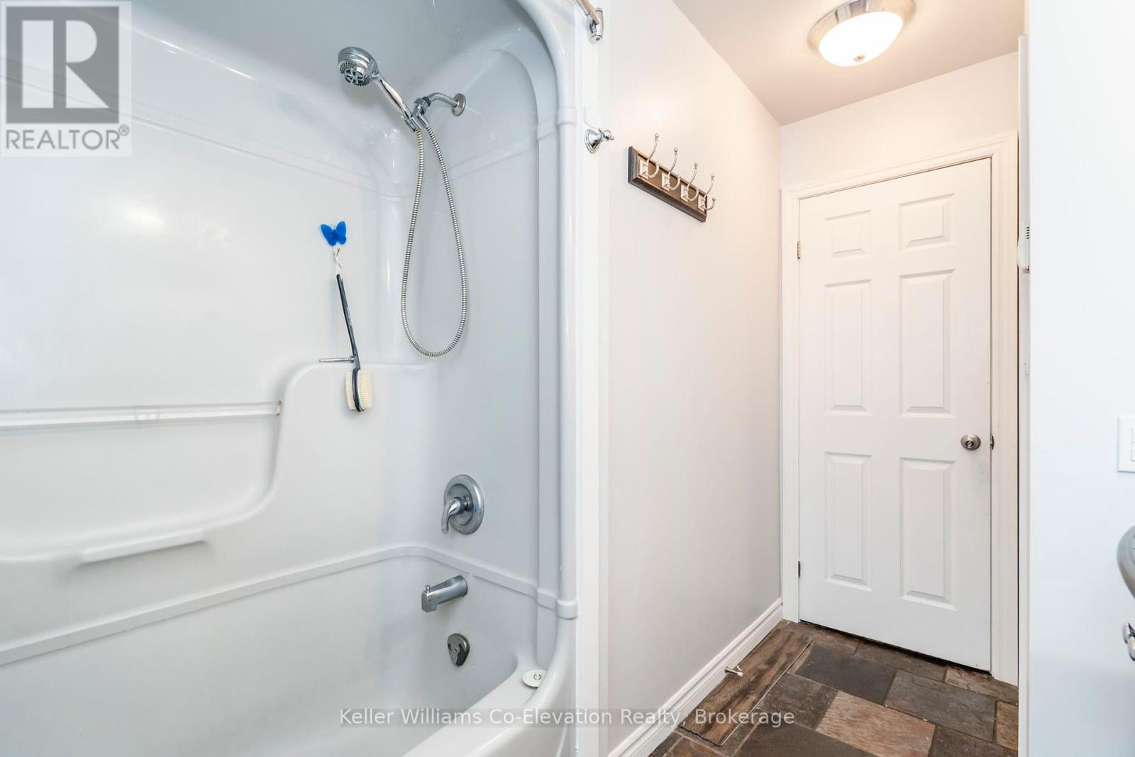 1 Bonaventure Place, Penetanguishene, Ontario  L9M 1J3 - Photo 14 - S12365242
