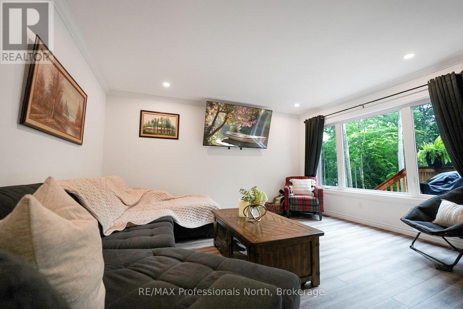 1065 Hendersons Road, Minden Hills, Ontario  K0M 2K0 - Photo 8 - X12365229