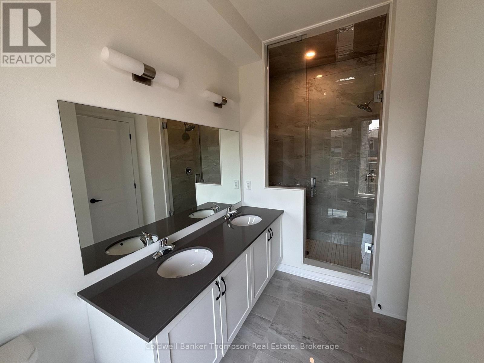 245 Crescent Bay Lane, Huntsville, Ontario  P1H 1B9 - Photo 12 - X12365339