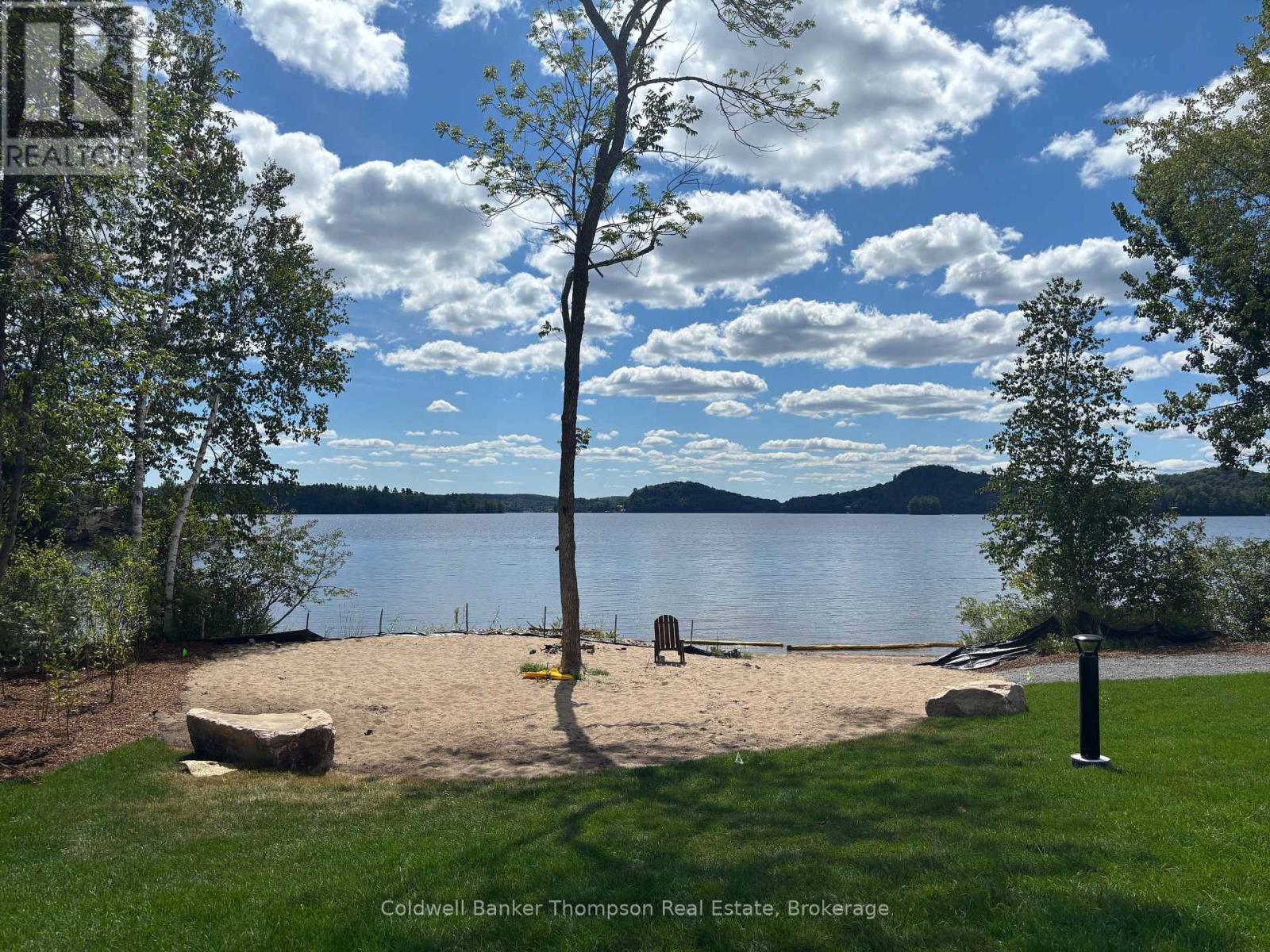 245 Crescent Bay Lane, Huntsville, Ontario  P1H 1B9 - Photo 16 - X12365339