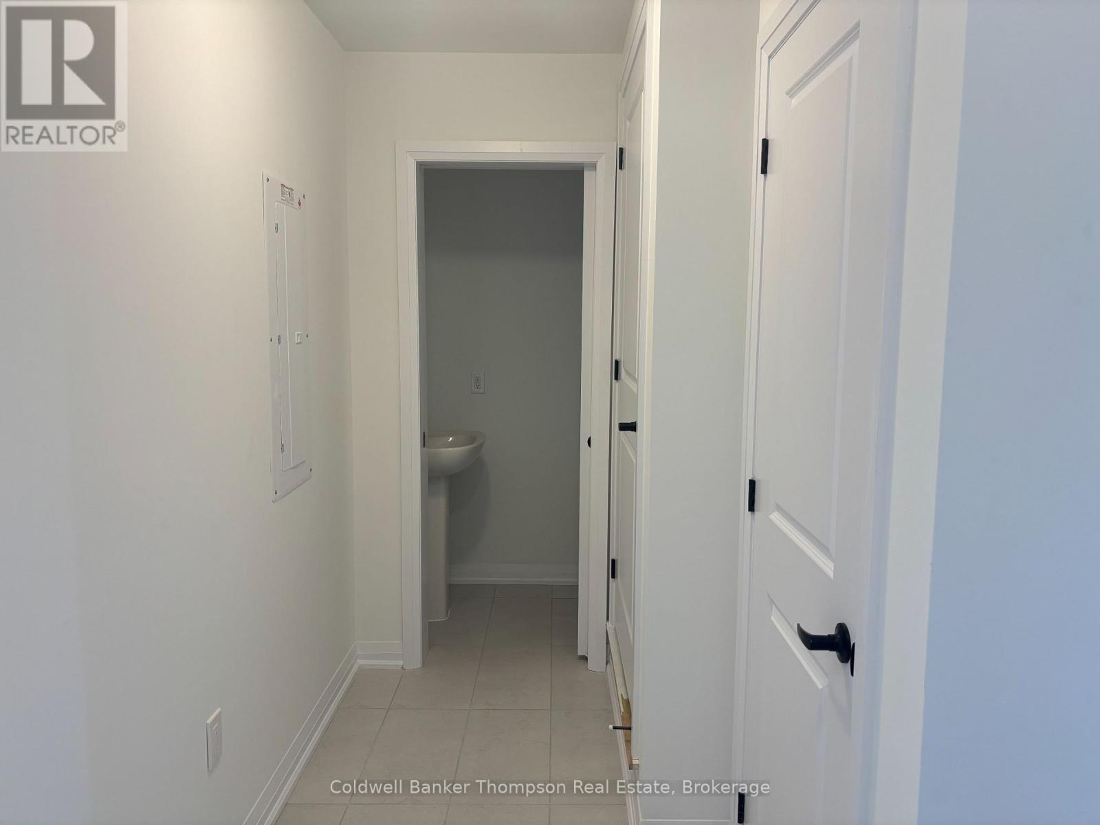 245 Crescent Bay Lane, Huntsville, Ontario  P1H 1B9 - Photo 7 - X12365339