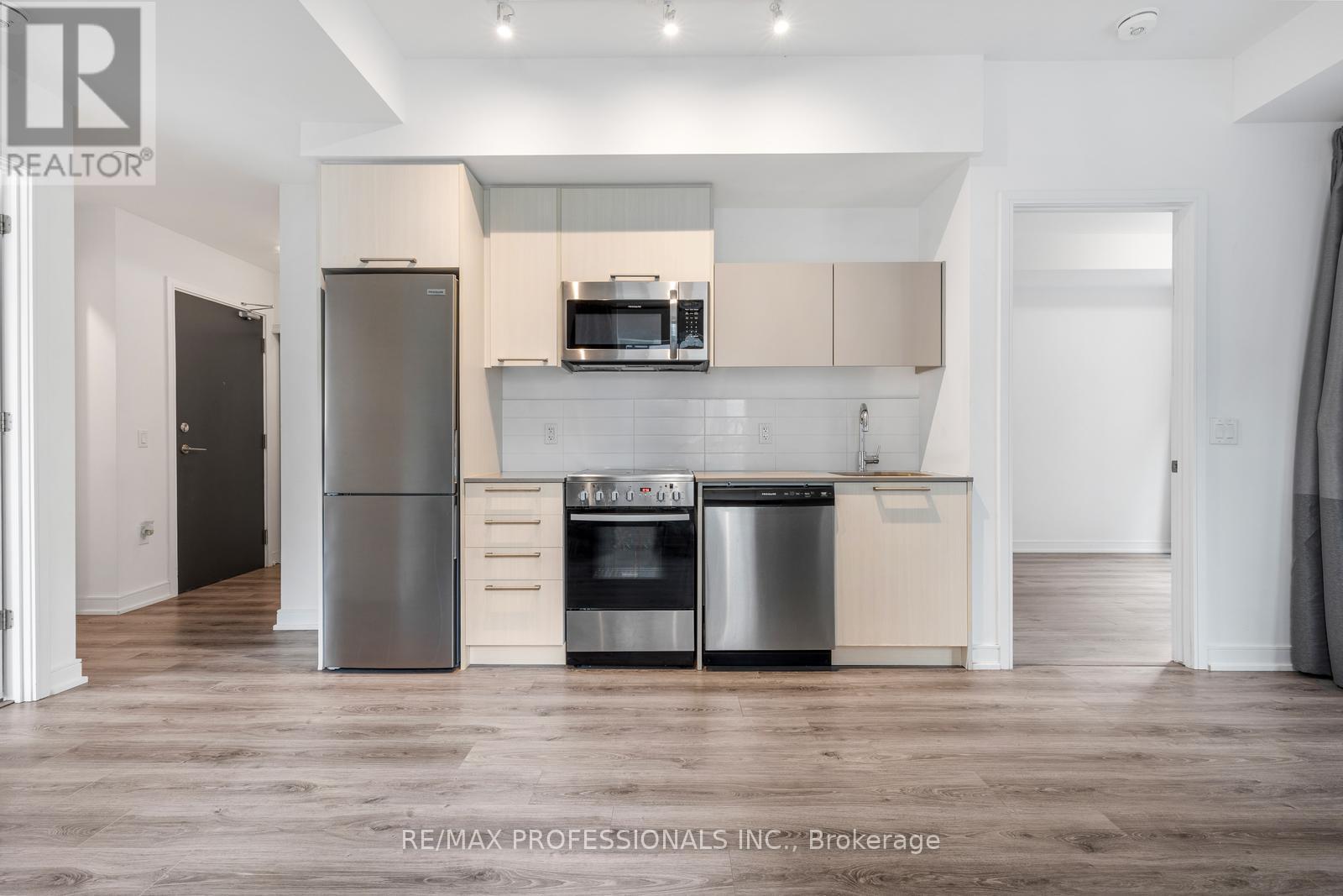 213 - 25 Neighbourhood Lane, Toronto, Ontario  M9Y 0C4 - Photo 6 - W12365184