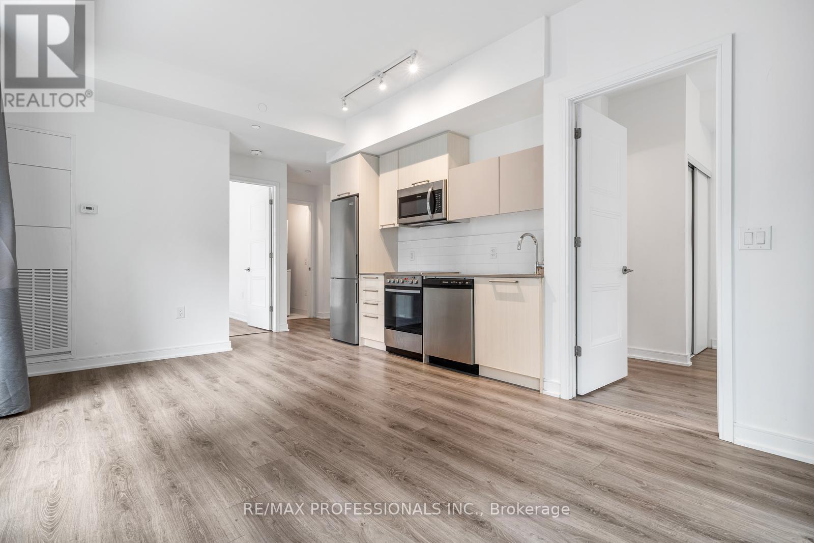 213 - 25 Neighbourhood Lane, Toronto, Ontario  M9Y 0C4 - Photo 7 - W12365184