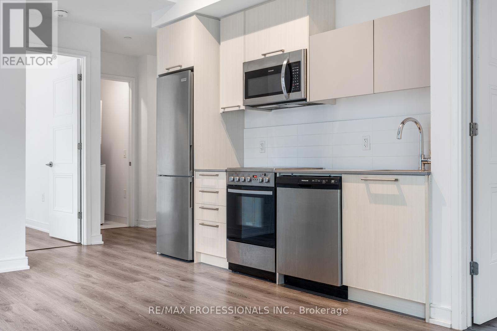 213 - 25 Neighbourhood Lane, Toronto, Ontario  M9Y 0C4 - Photo 8 - W12365184