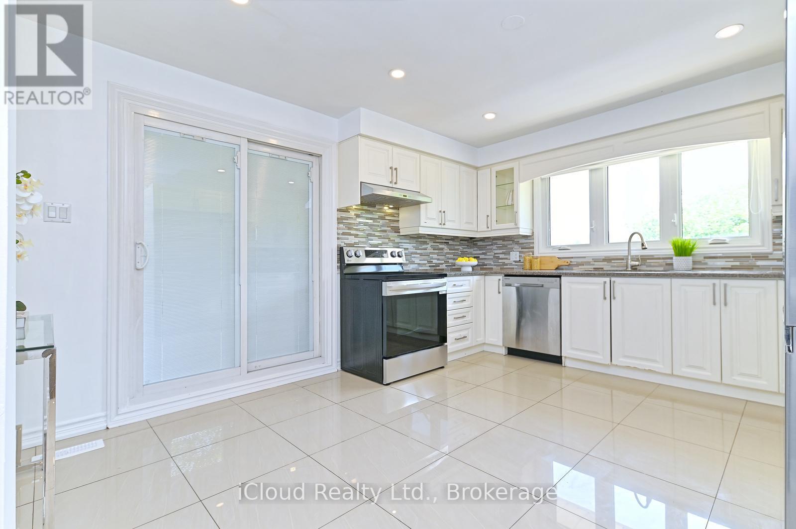 2101 Parkway Drive, Burlington, Ontario  L7P 1S5 - Photo 13 - W12365190