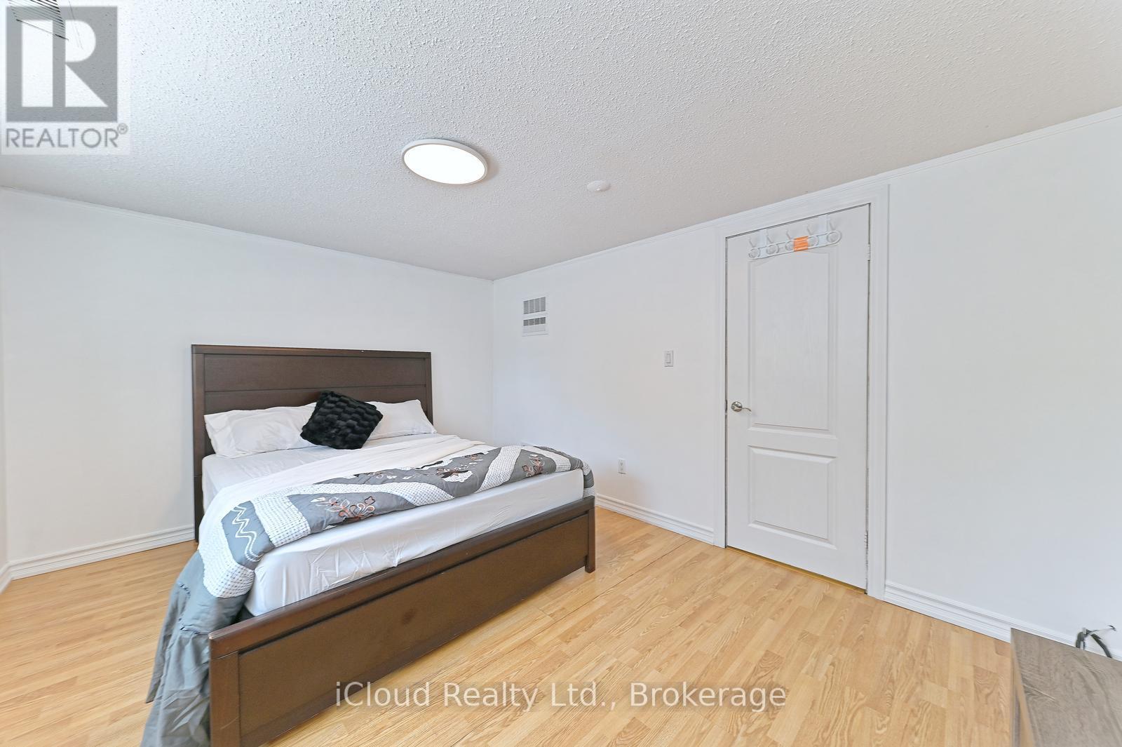 2101 Parkway Drive, Burlington, Ontario  L7P 1S5 - Photo 35 - W12365190
