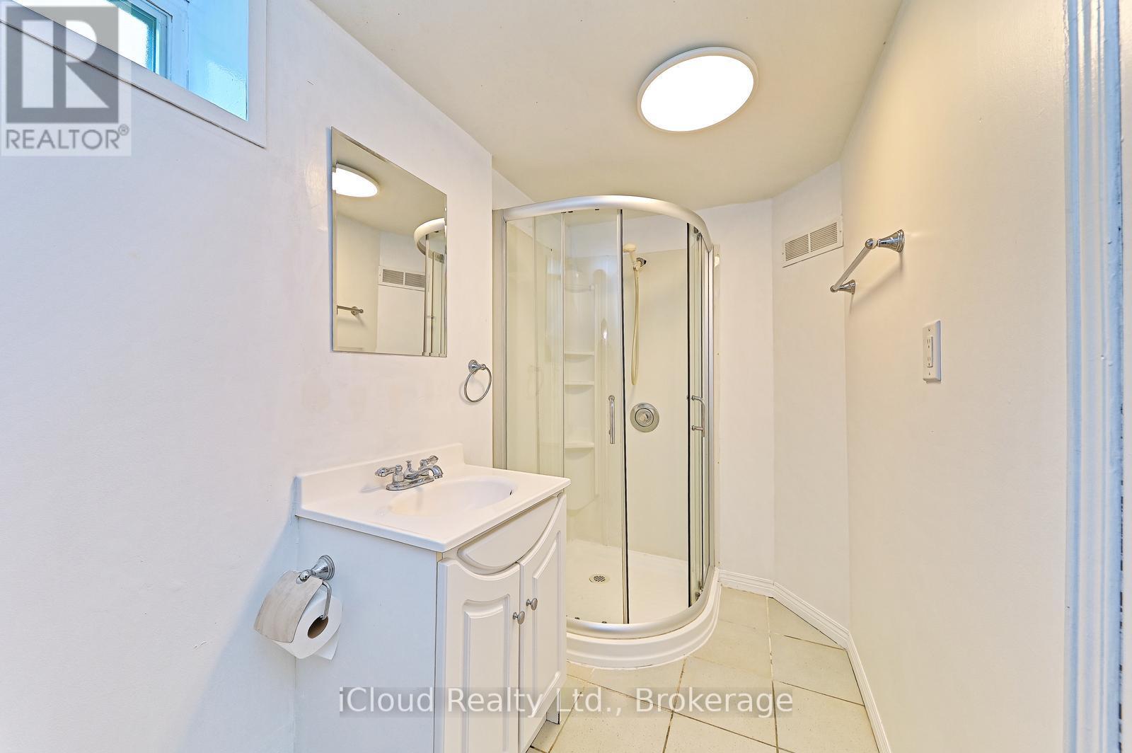2101 Parkway Drive, Burlington, Ontario  L7P 1S5 - Photo 36 - W12365190