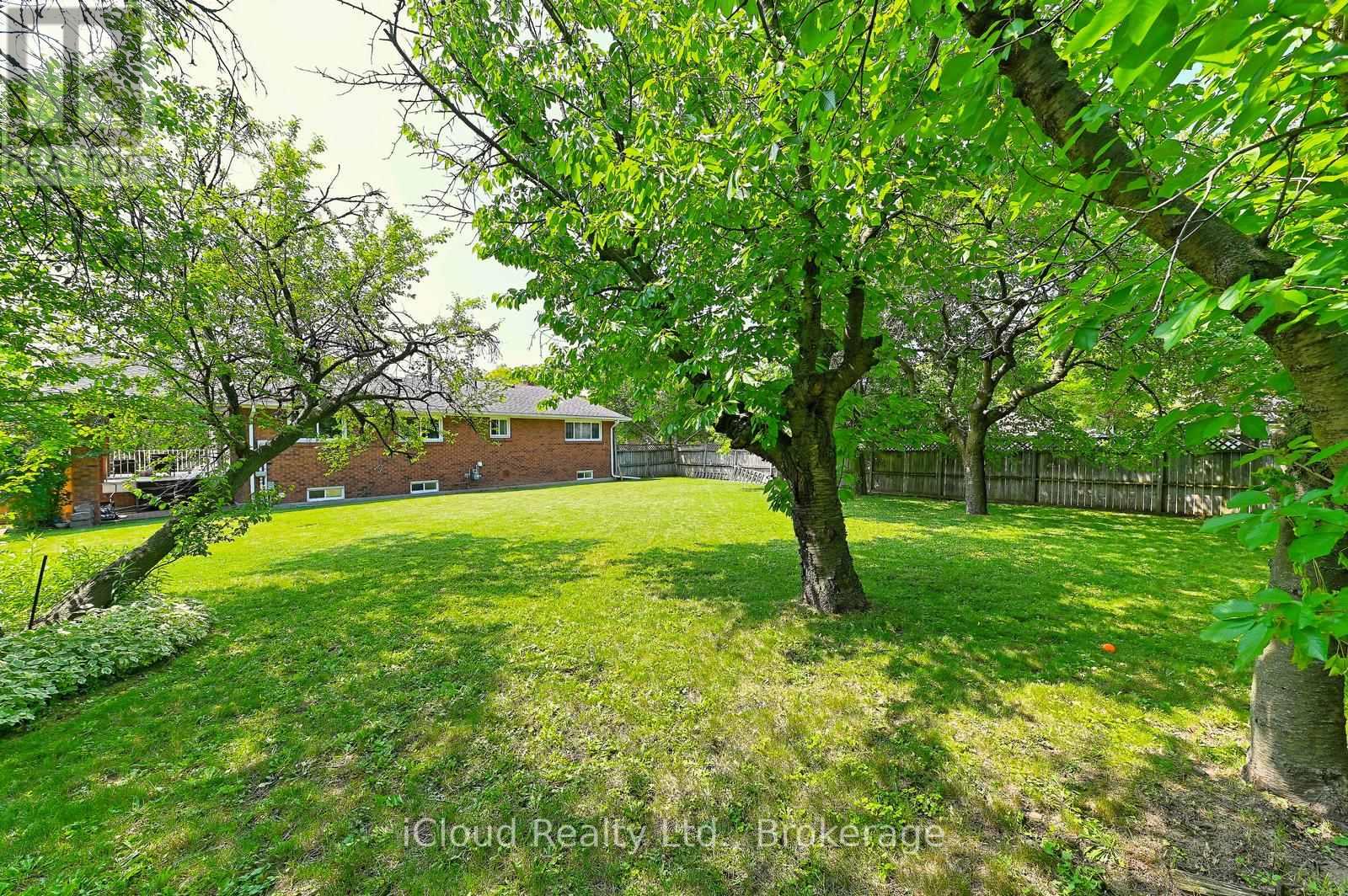 2101 Parkway Drive, Burlington, Ontario  L7P 1S5 - Photo 43 - W12365190