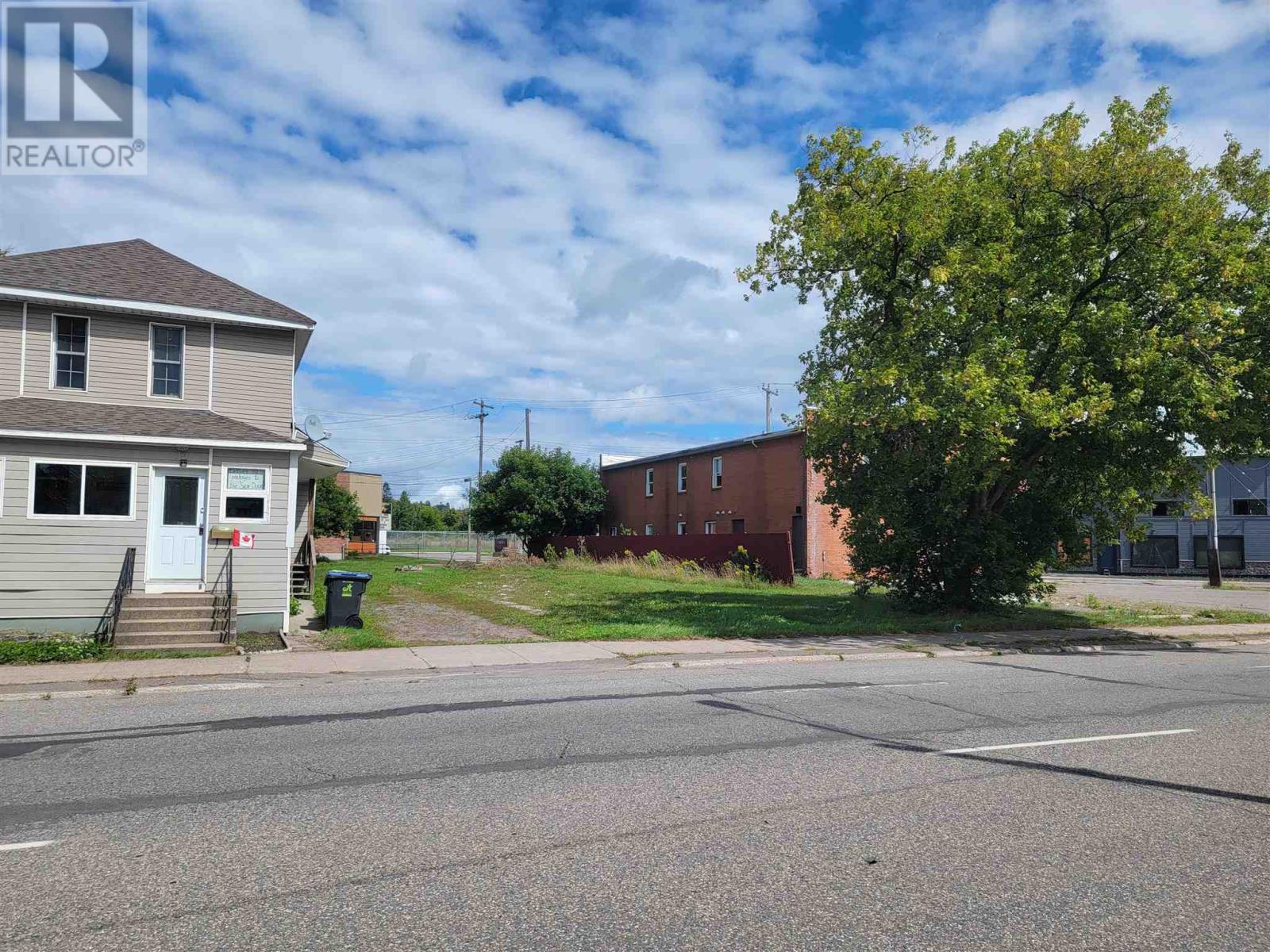 26 Wellington St W, Sault Ste. Marie, Ontario  P6A 1H1 - Photo 2 - SM252328