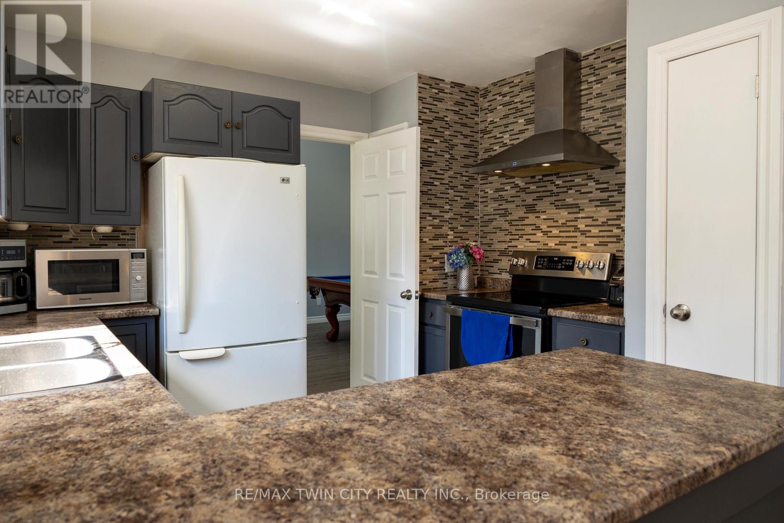 6 Bannister Street, Brant, Ontario  N0E 1L0 - Photo 13 - X12365186