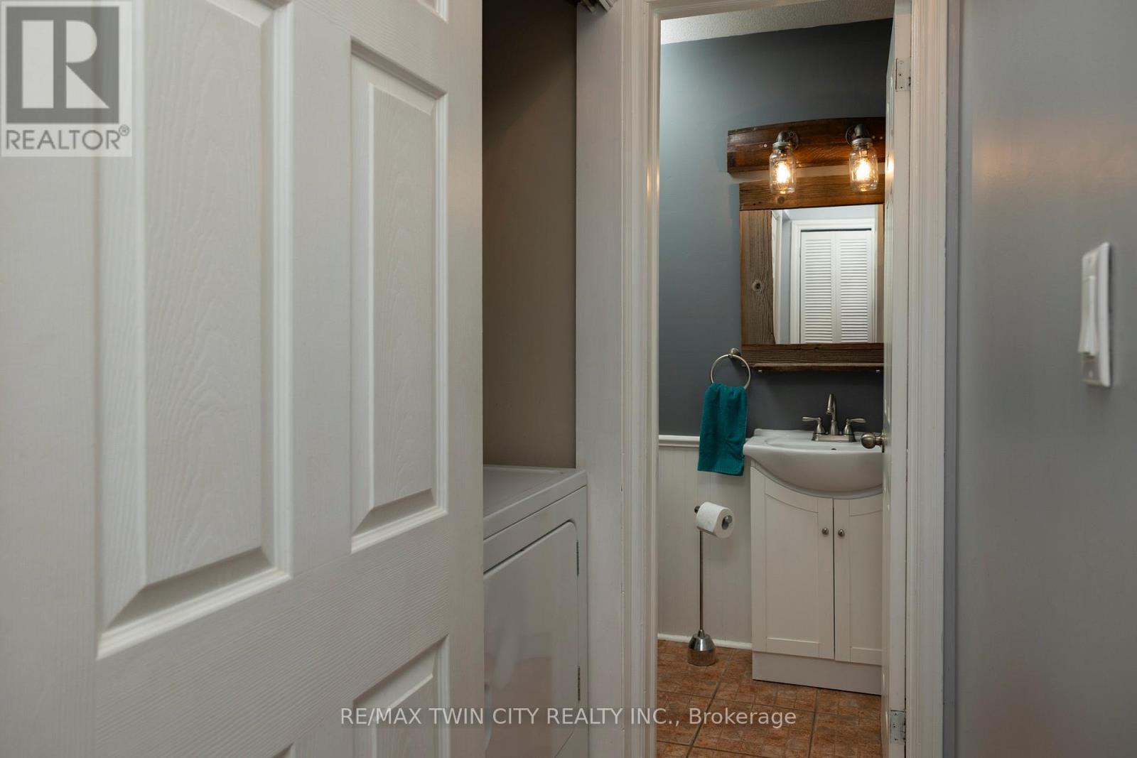 6 Bannister Street, Brant, Ontario  N0E 1L0 - Photo 18 - X12365186