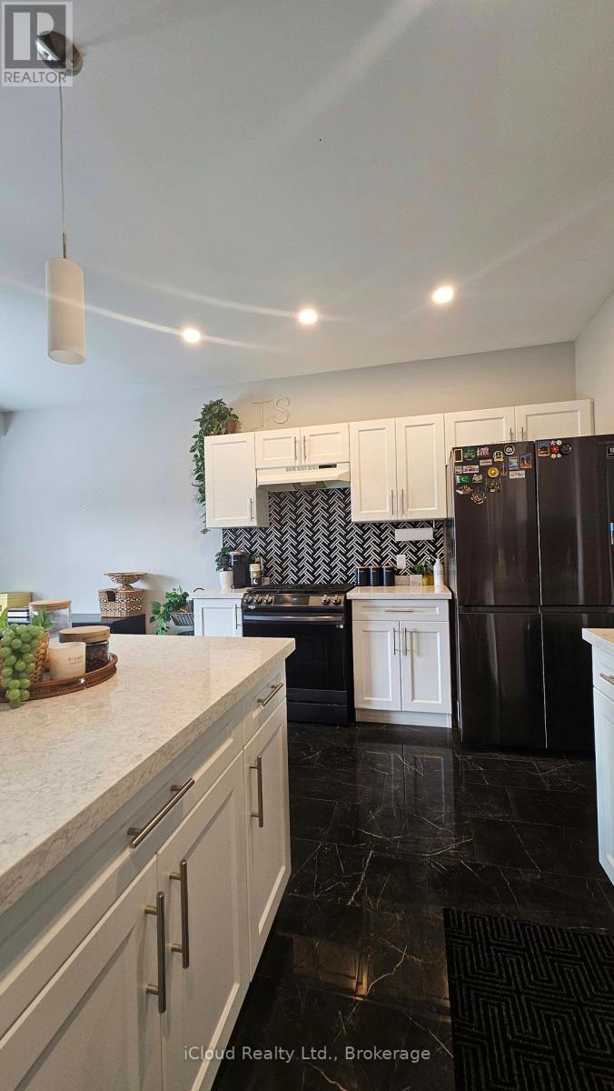 89 Laurent Avenue N, Welland, Ontario  L3B 0E2 - Photo 11 - X12365214