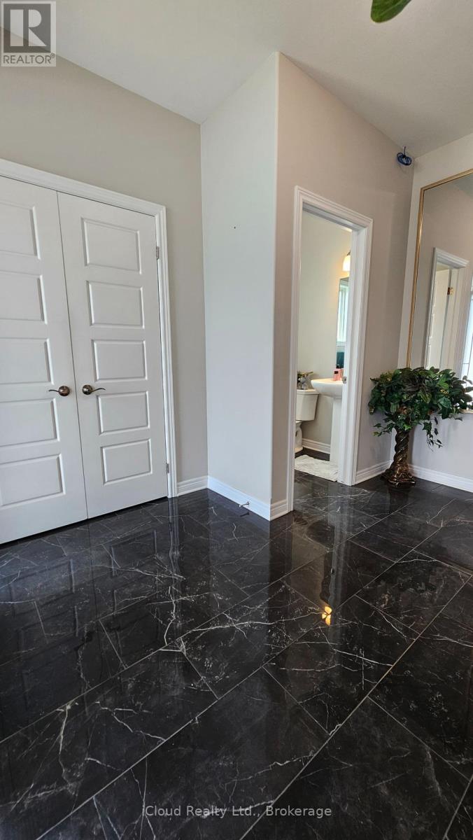 89 Laurent Avenue N, Welland, Ontario  L3B 0E2 - Photo 3 - X12365214