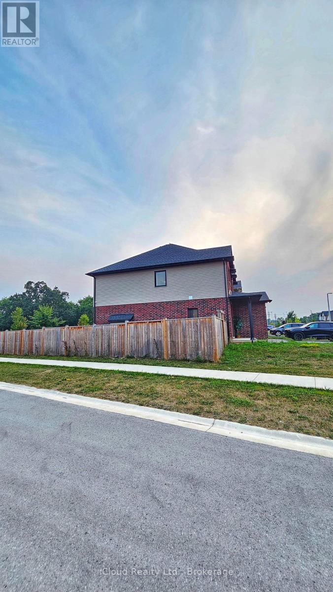 89 Laurent Avenue N, Welland, Ontario  L3B 0E2 - Photo 38 - X12365214