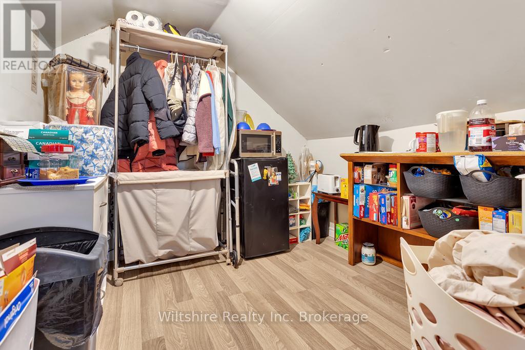 324 Broadway Street, Tillsonburg, Ontario  N4G 3S1 - Photo 7 - X12365284