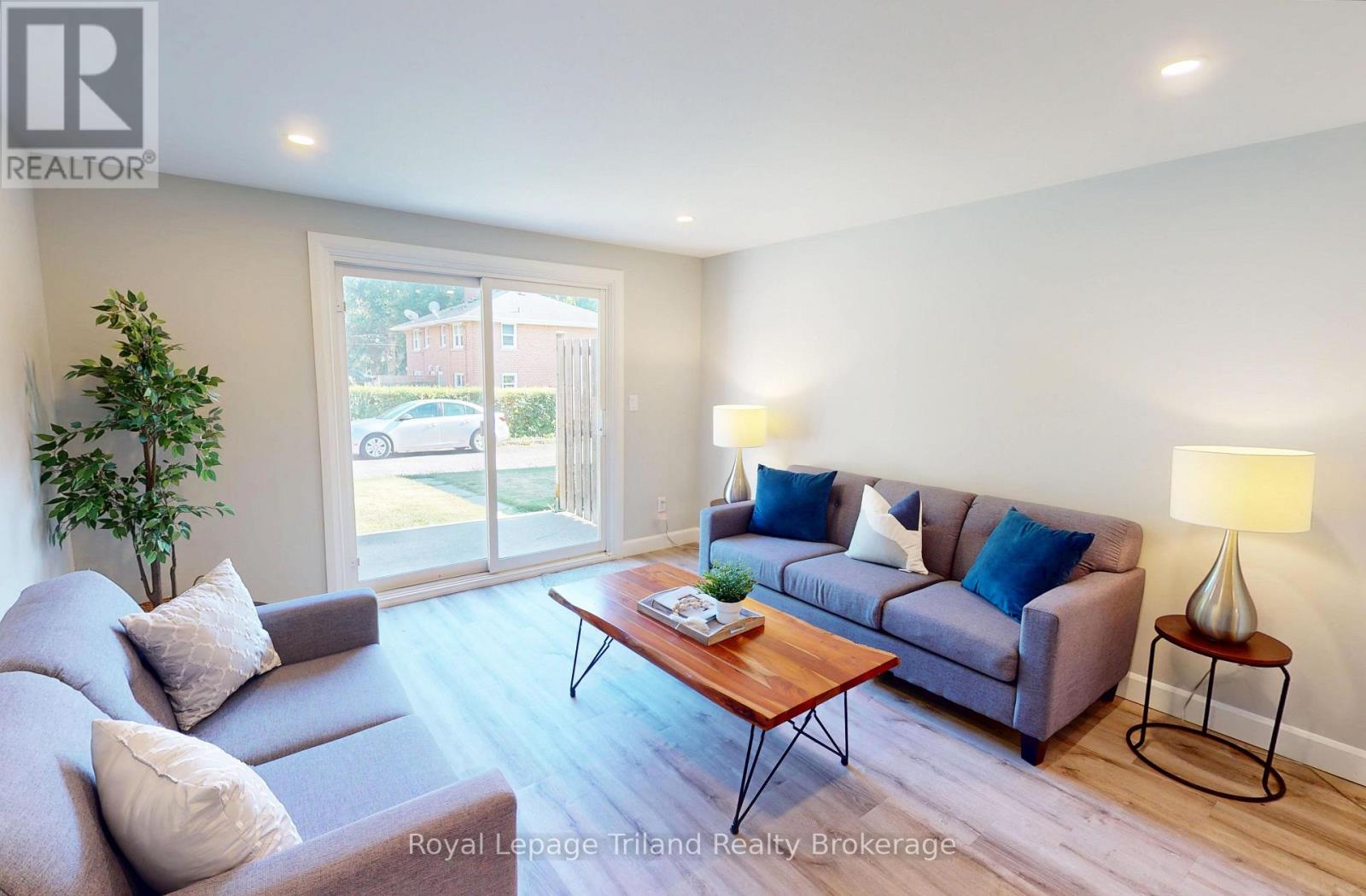 648 Brant Street, Woodstock, Ontario  N4S 5J8 - Photo 9 - X12365301