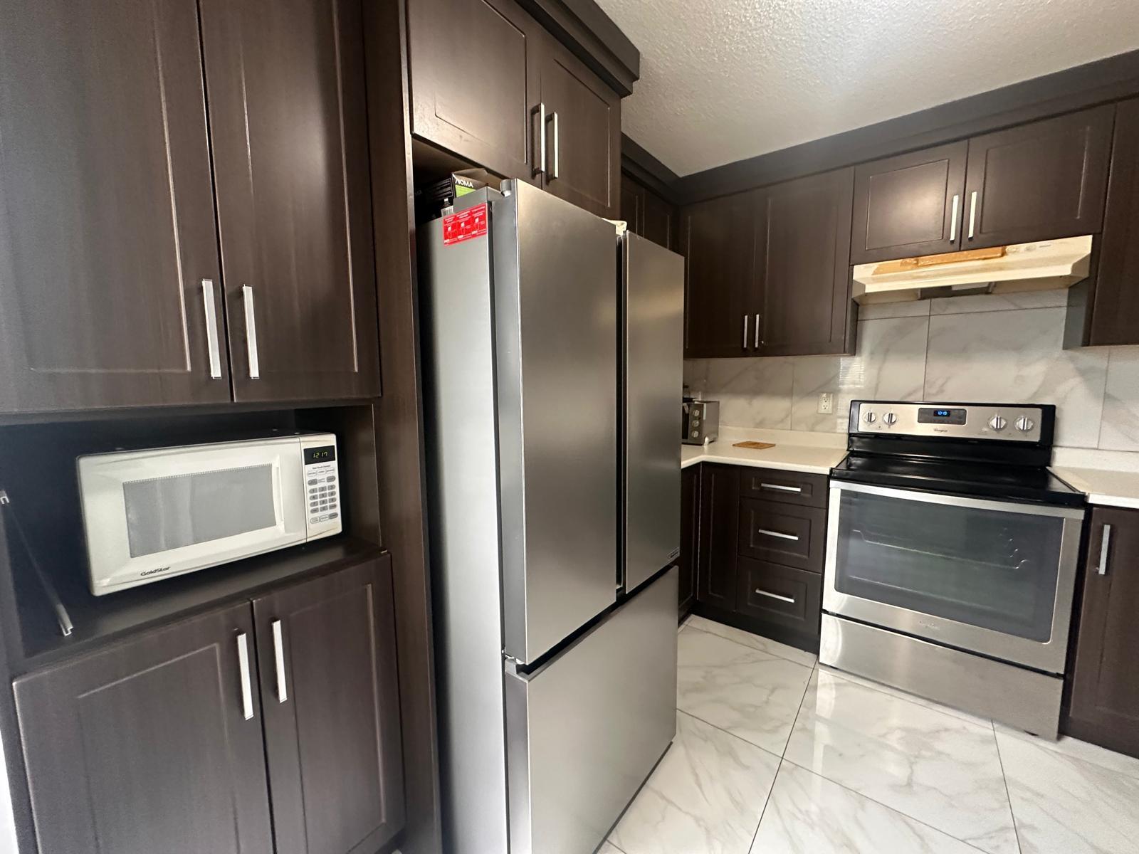 201 32550 Maclure Road, Abbotsford, British Columbia  V2T 4N3 - Photo 4 - R3038069