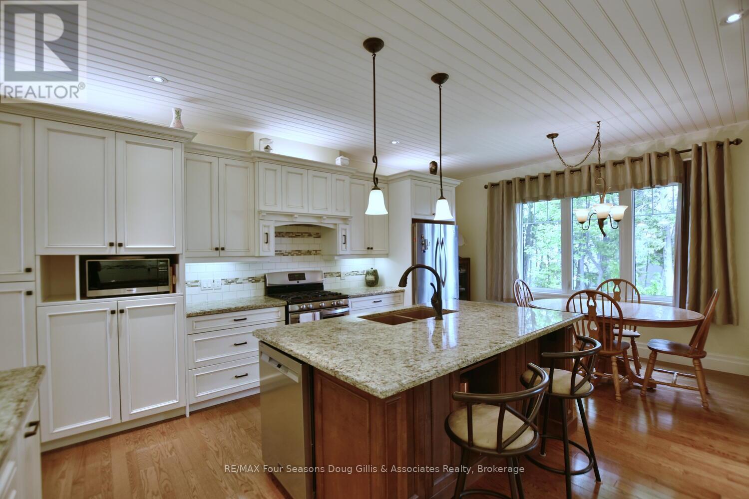 135 Algonquin Drive, Meaford, Ontario  N4L 0A7 - Photo 24 - X12238947