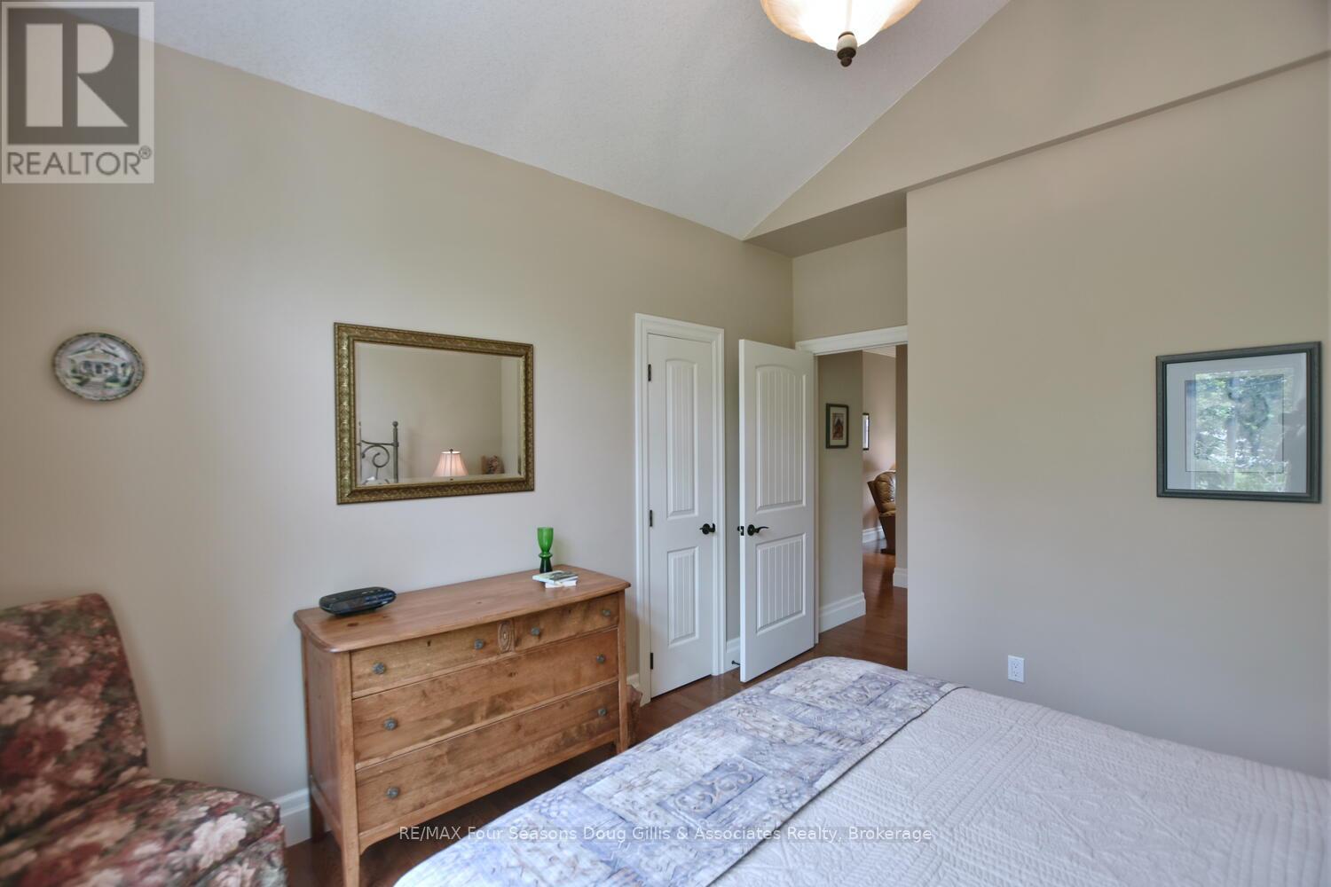 135 Algonquin Drive, Meaford, Ontario  N4L 0A7 - Photo 36 - X12238947