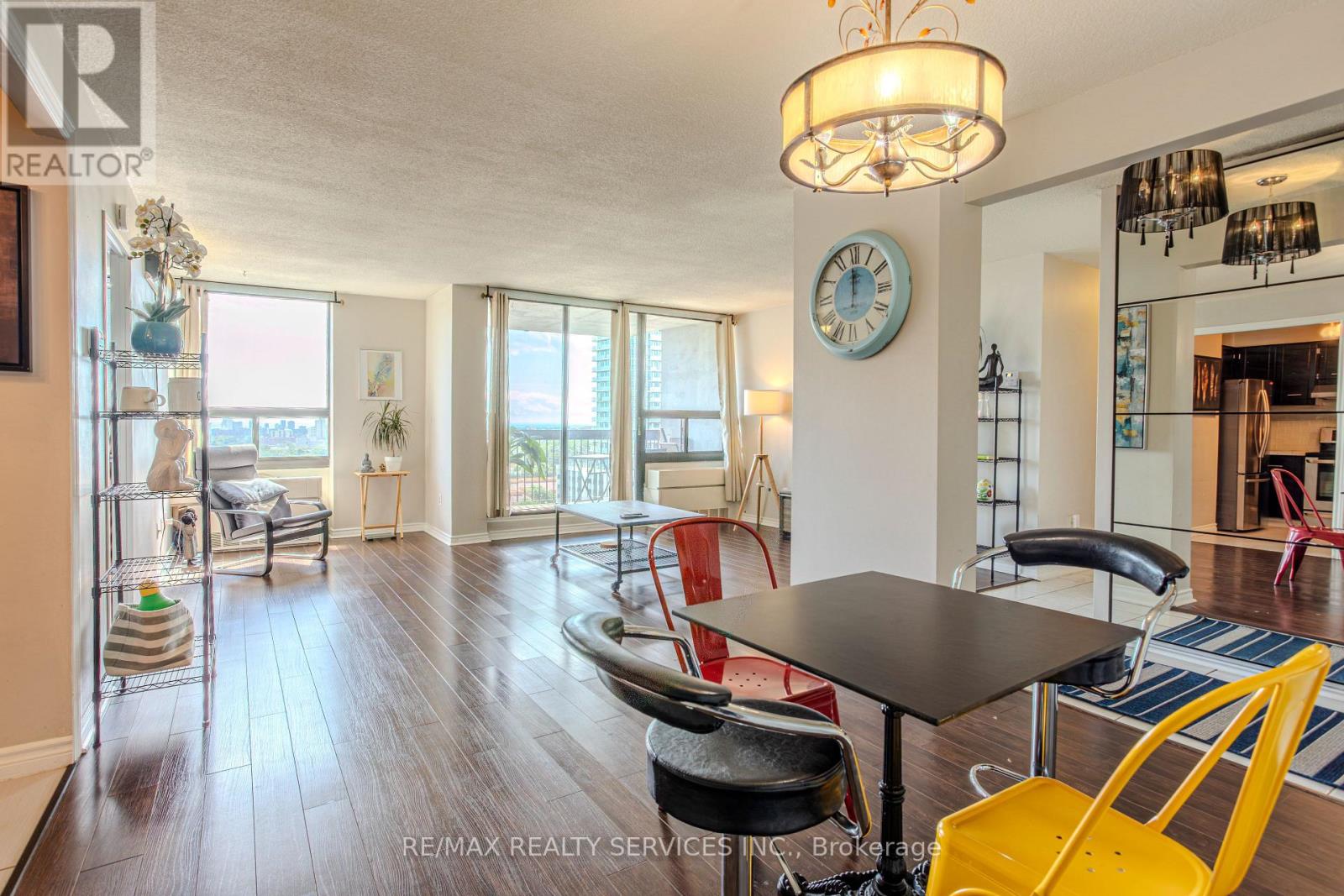 1501 - 20 Mississauga Valley Boulevard, Mississauga, Ontario  L5A 3S1 - Photo 4 - W12365227