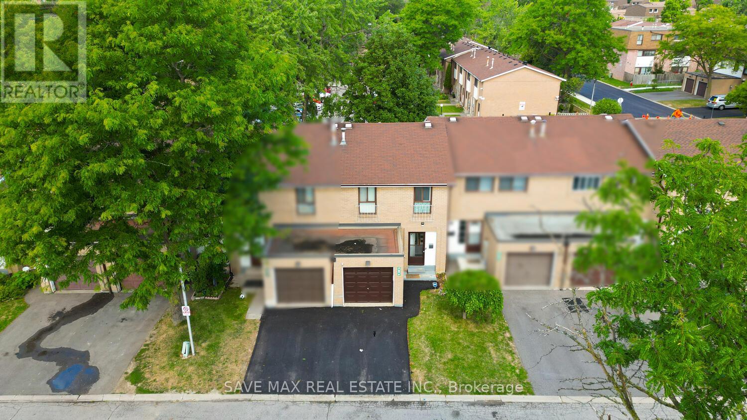 83 Fleetwood Crescent, Brampton, Ontario  L6T 2E5 - Photo 2 - W12365251