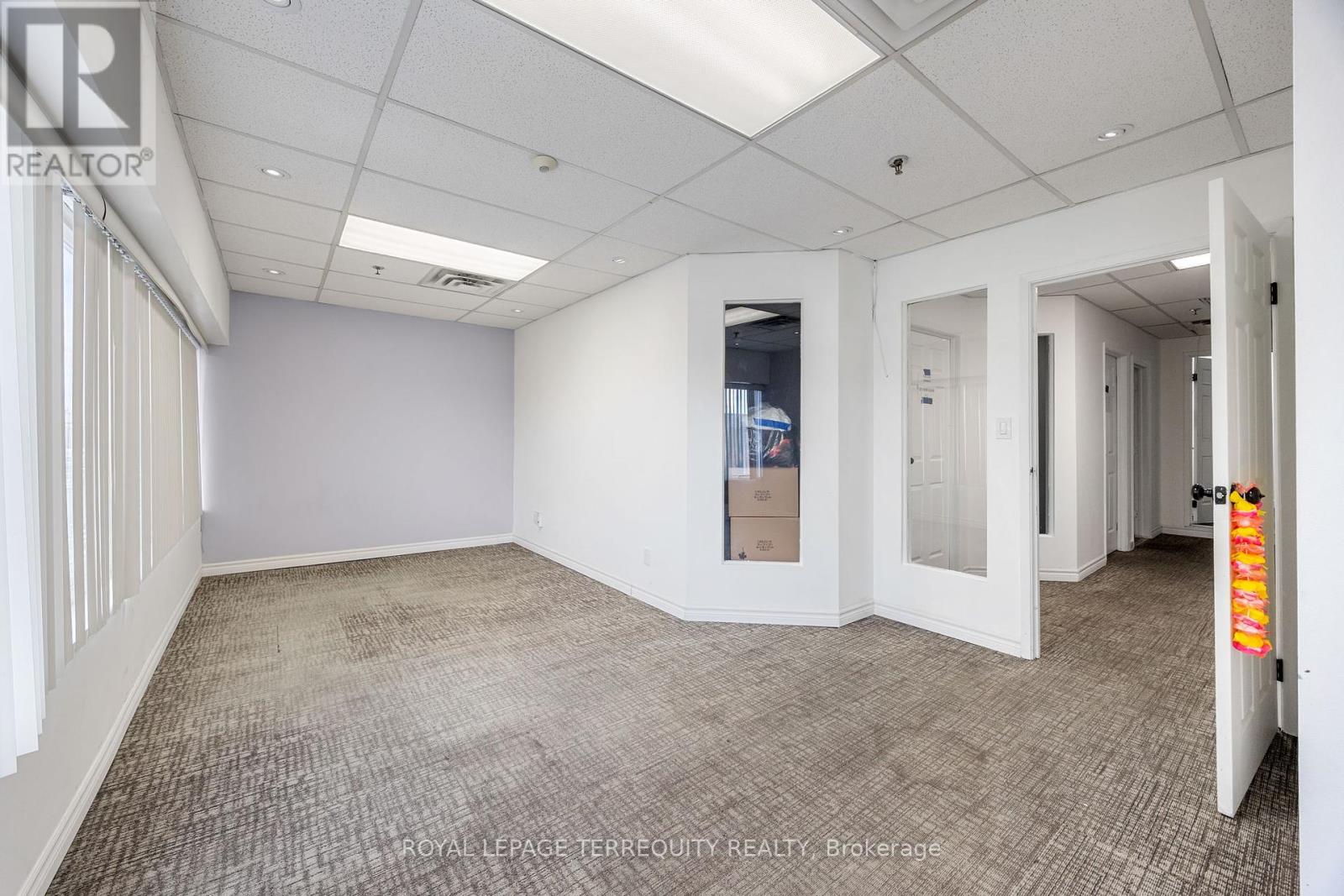 36 - 94 Kenhar Drive, Toronto, Ontario  M9L 1N2 - Photo 22 - W12365279