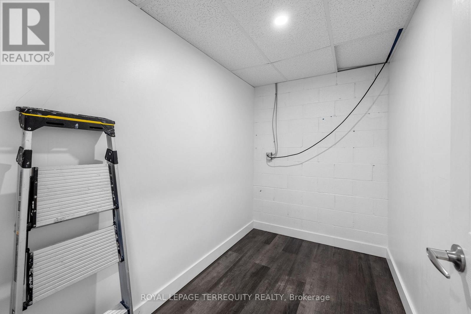36 - 94 Kenhar Drive, Toronto, Ontario  M9L 1N2 - Photo 29 - W12365279
