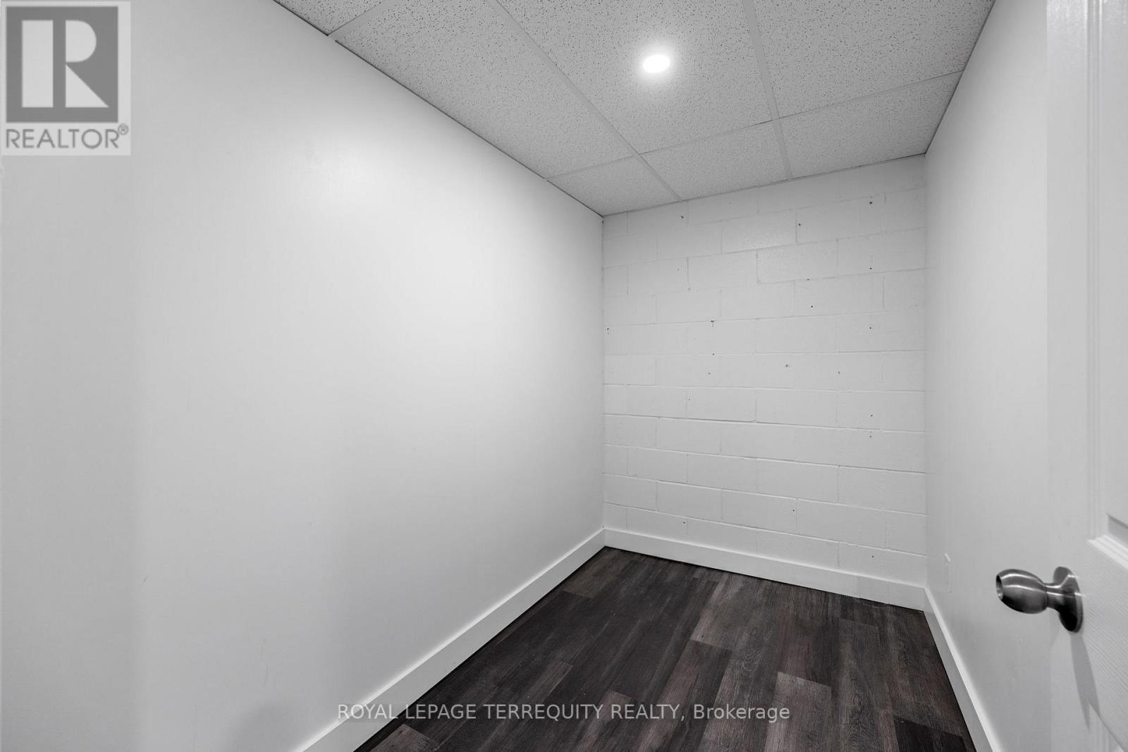 36 - 94 Kenhar Drive, Toronto, Ontario  M9L 1N2 - Photo 30 - W12365279