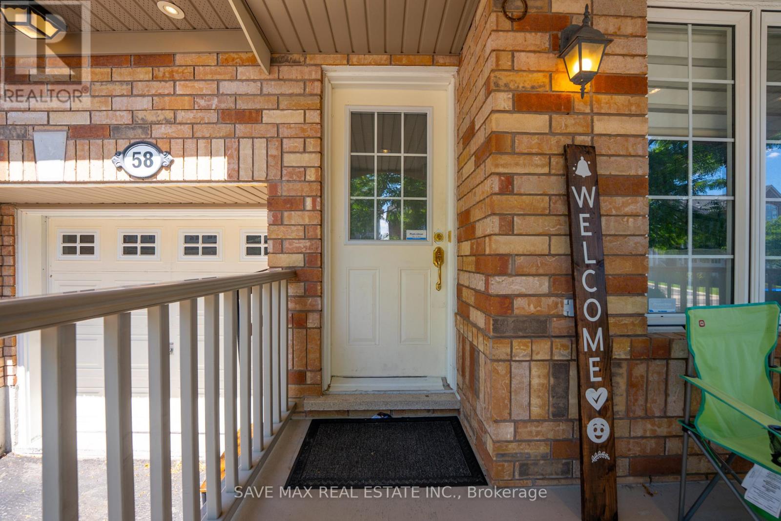 58 Ponymeadow Way, Brampton, Ontario  L6X 0M5 - Photo 3 - W12365305