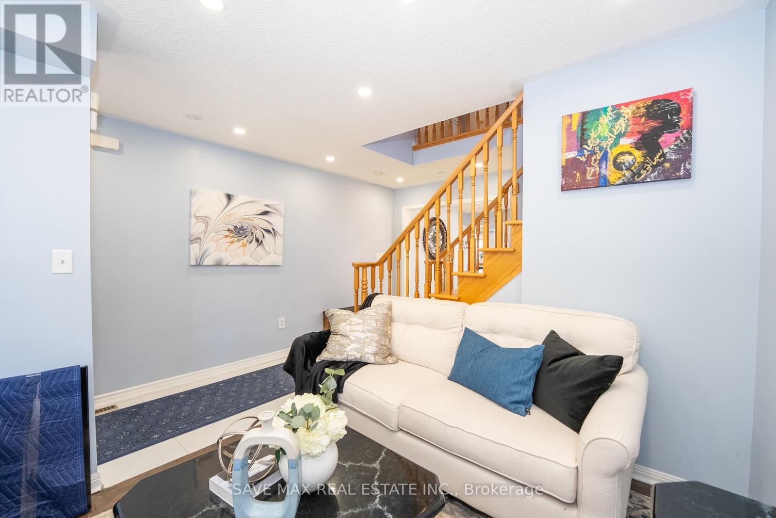 58 Ponymeadow Way, Brampton, Ontario  L6X 0M5 - Photo 7 - W12365305