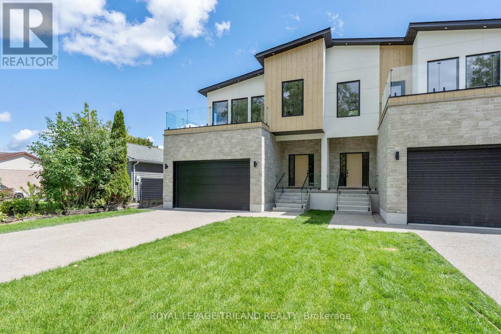 32 Alberta Street, Lambton Shores, Ontario  N0M 1T0 - Photo 2 - X12365368