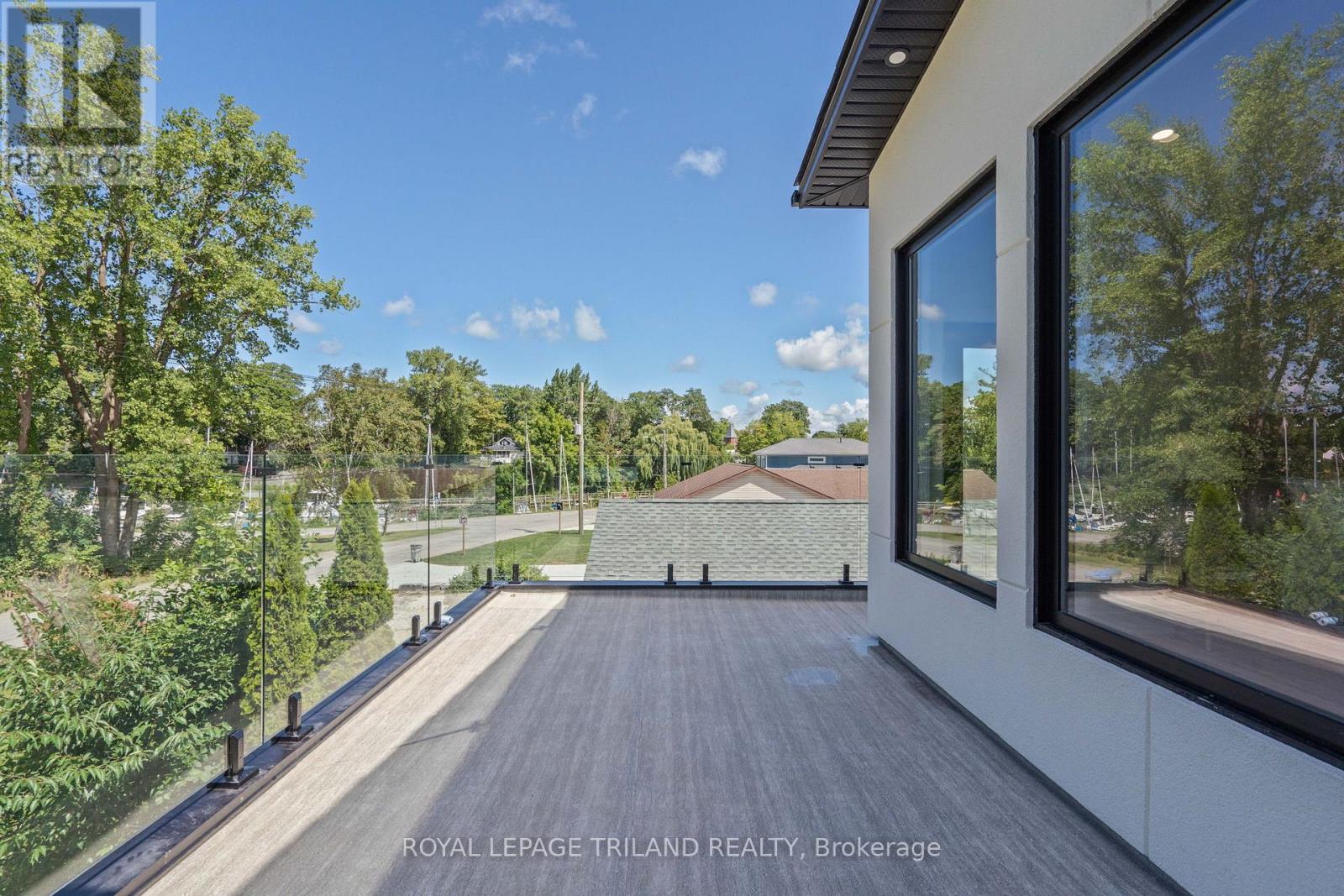 32 Alberta Street, Lambton Shores, Ontario  N0M 1T0 - Photo 32 - X12365368